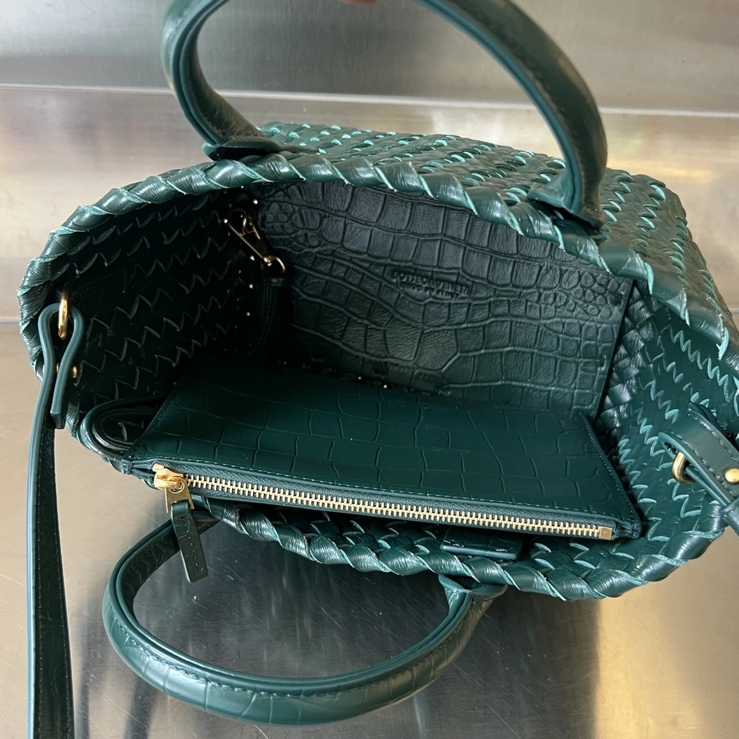 MOMO-- V595t1 717712V2OO13049 high quality version Mini Cabat cowhide item:E-B063B2316