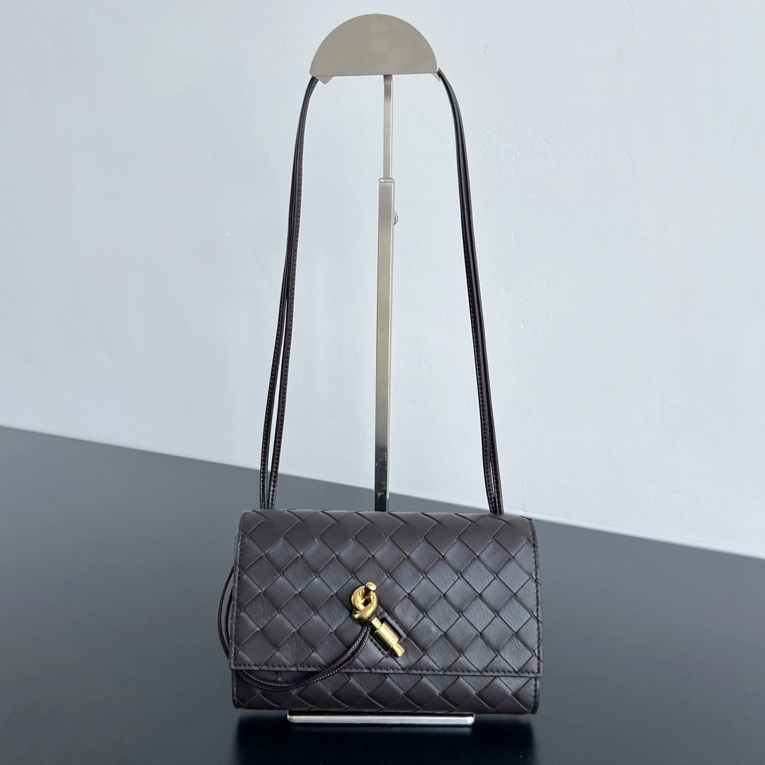 MOMO-- V595t1 high quality version 836940VCPP22190 Andiamo sheepskin item:E-B063I1708H