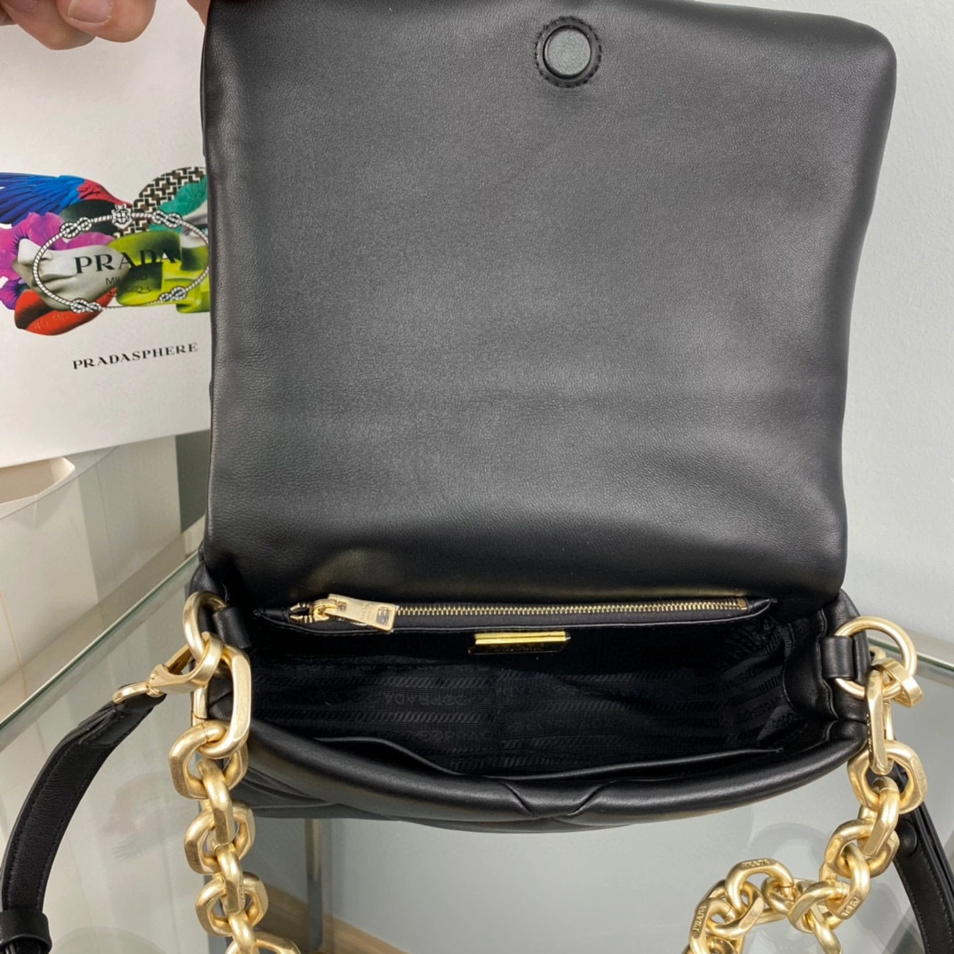 MOMO- high quality version 1BD328_2DMO_F0002_V_TWO System sheephide item：B-B063K0923C