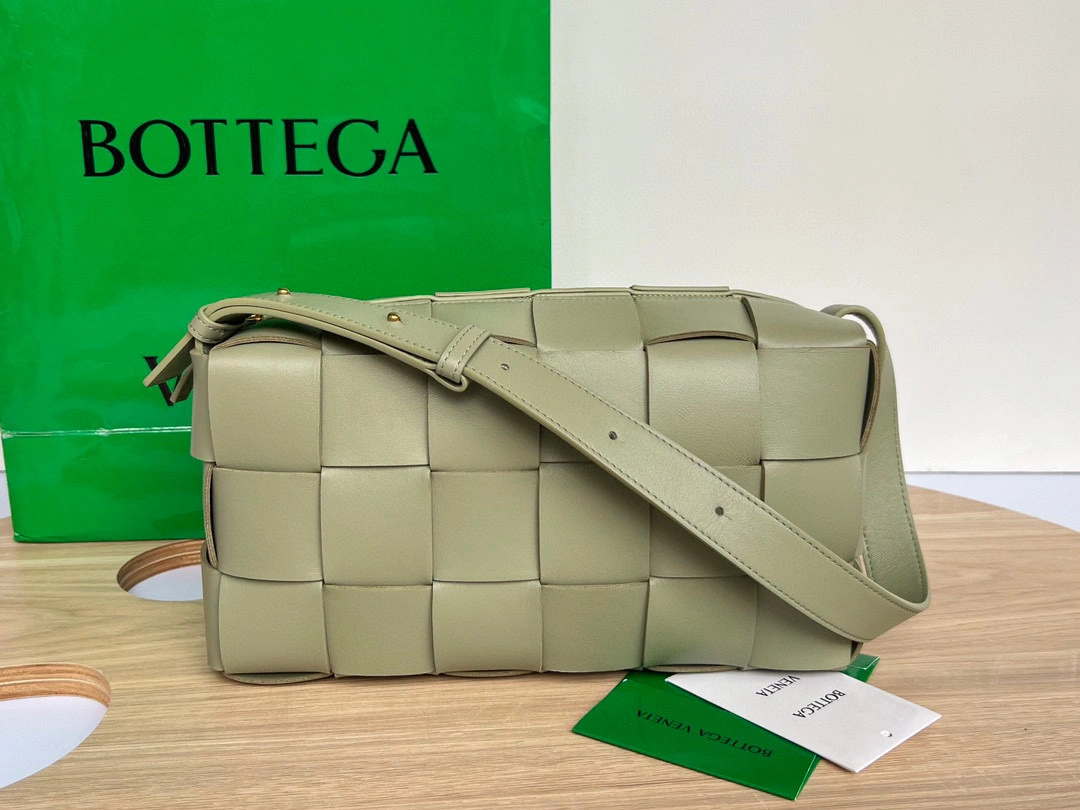MOMO- high quality version 709360VMAY12916 BRICK CASSETTE sheephide item：B-B063J1617C