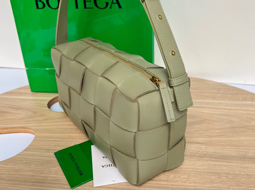 MOMO- high quality version 709360VMAY12916 BRICK CASSETTE sheephide item：B-B063J1617C