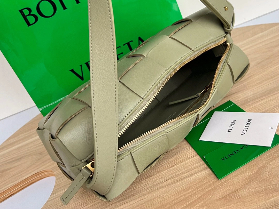MOMO- high quality version 709360VMAY12916 BRICK CASSETTE sheephide item：B-B063J1617C
