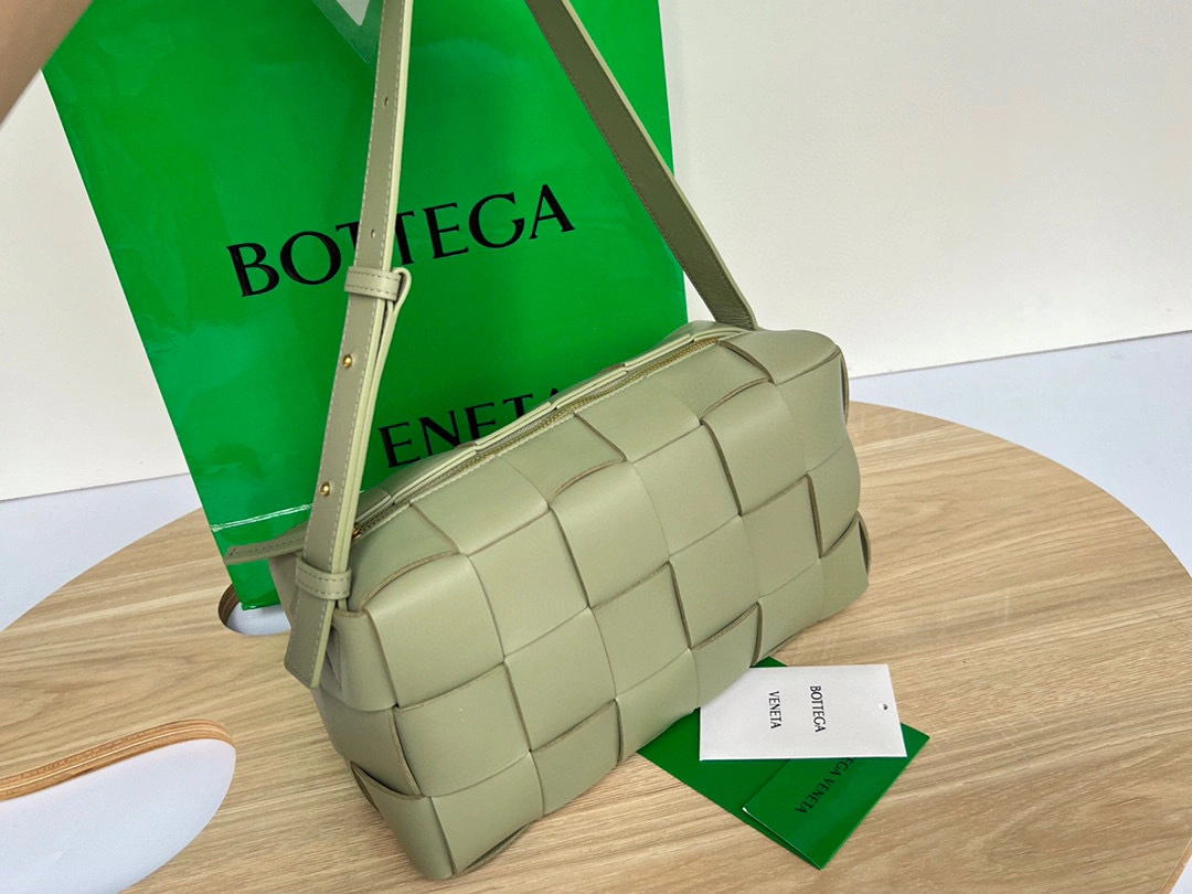 MOMO- high quality version 709360VMAY12916 BRICK CASSETTE sheephide item：B-B063J1617C