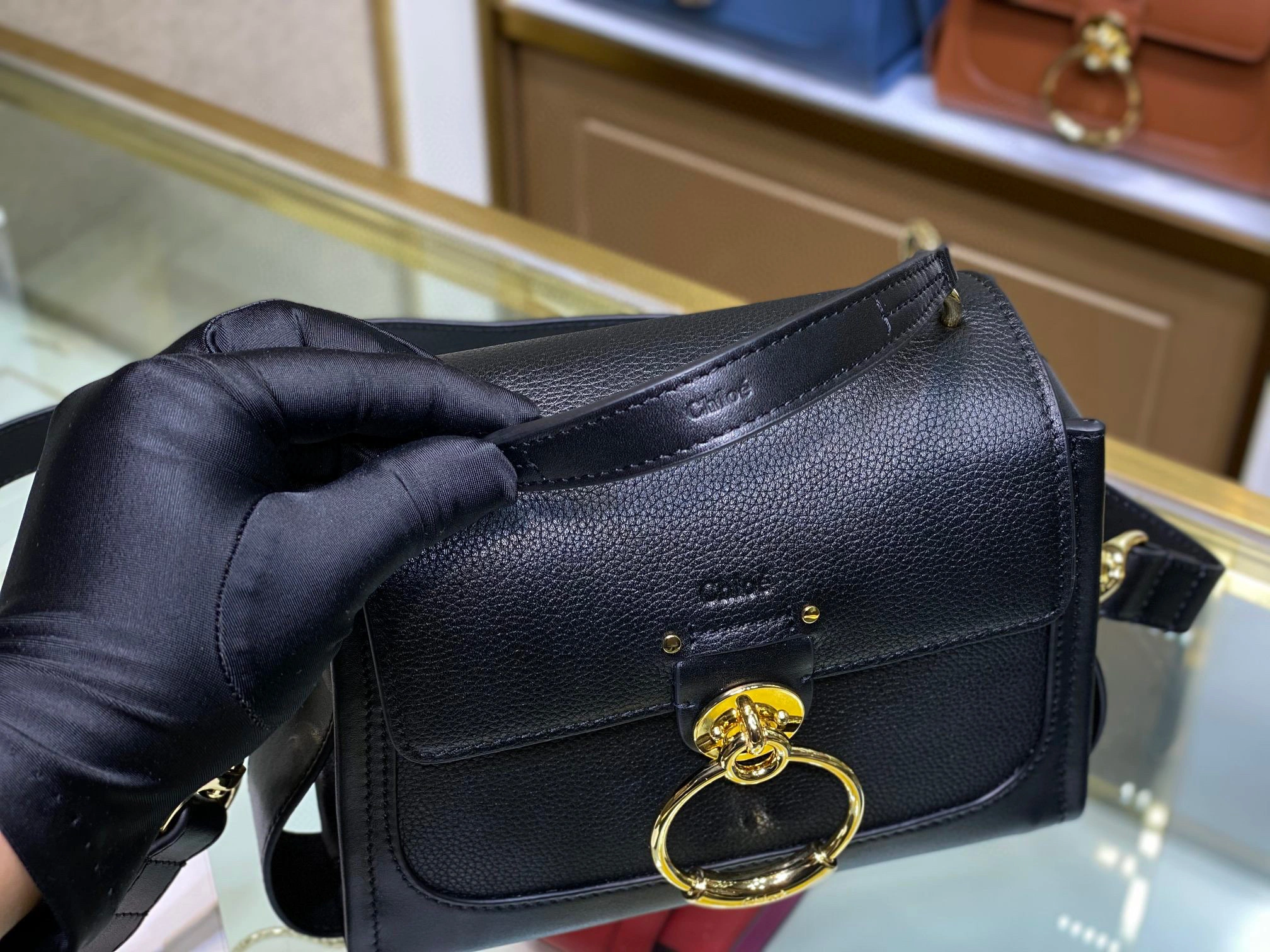 MOMO- high quality version CHC22-SS142G33-TESS001 Tess Day calfskin item：B-B063J2323C