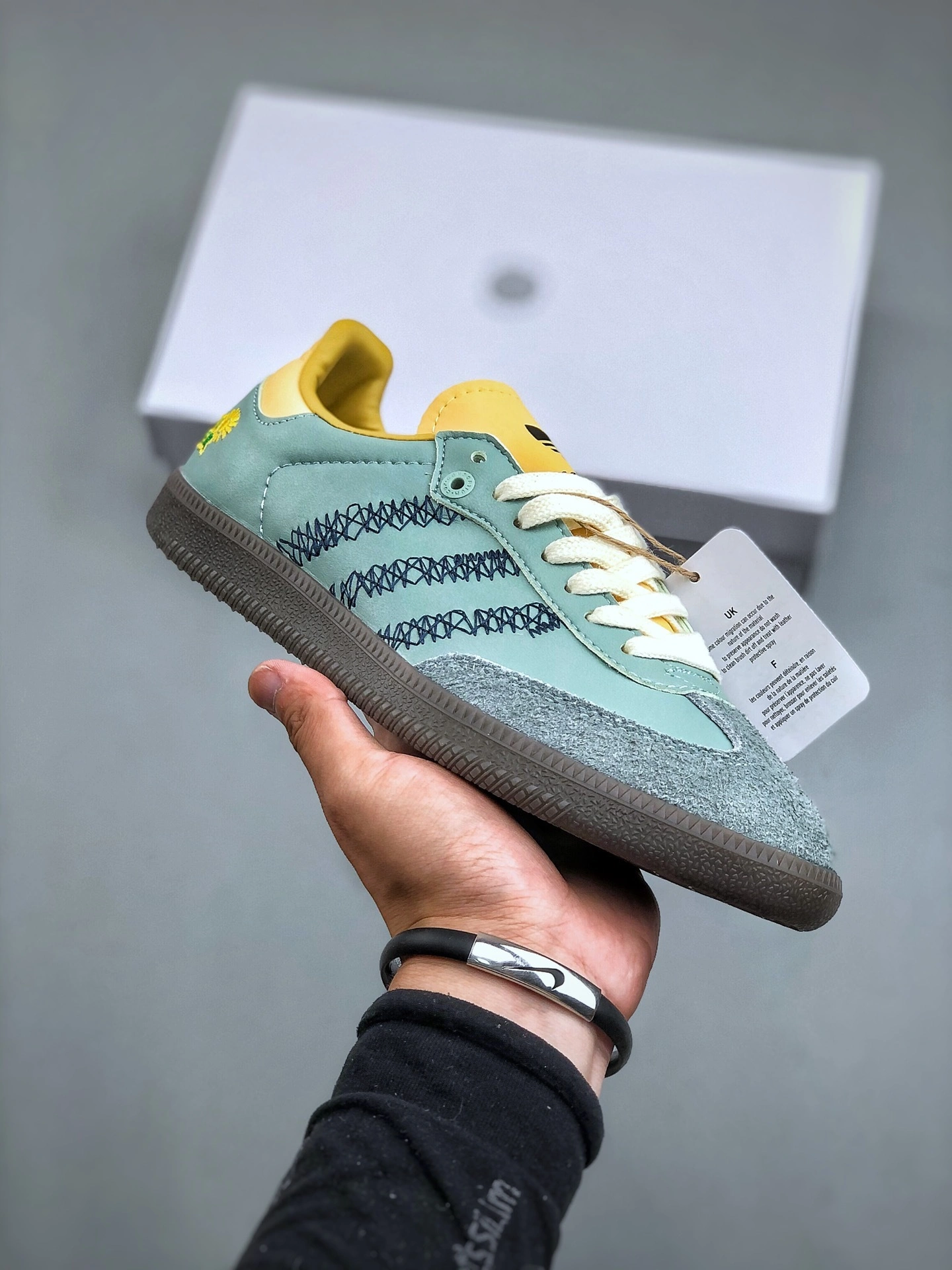 Flying pig--14i41s IE0174 Extra Butter x Originals Samba OG"Consortium Cup" item: E-X000L2502B