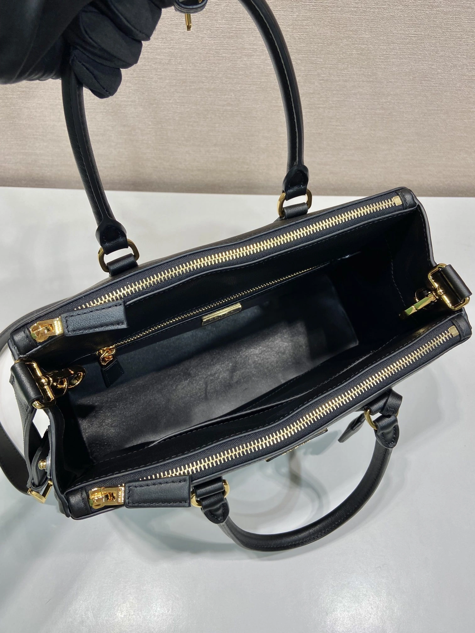 MOMO-- Pr141 1BA274_2CYS_F0002_V_YO0 high quality version Calfskin sheepskin item:D-B000K1932