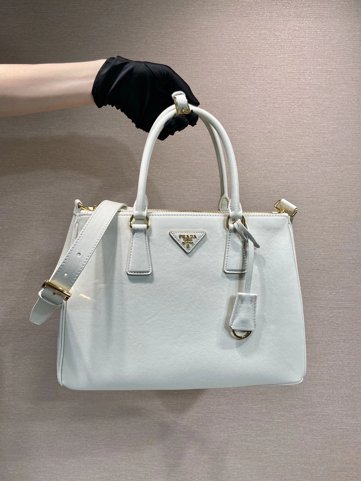MOMO-- Pr141 1BA274_2CYS_F0009_V_YO0 high quality version Calfskin sheepskin item:D-B000K1931