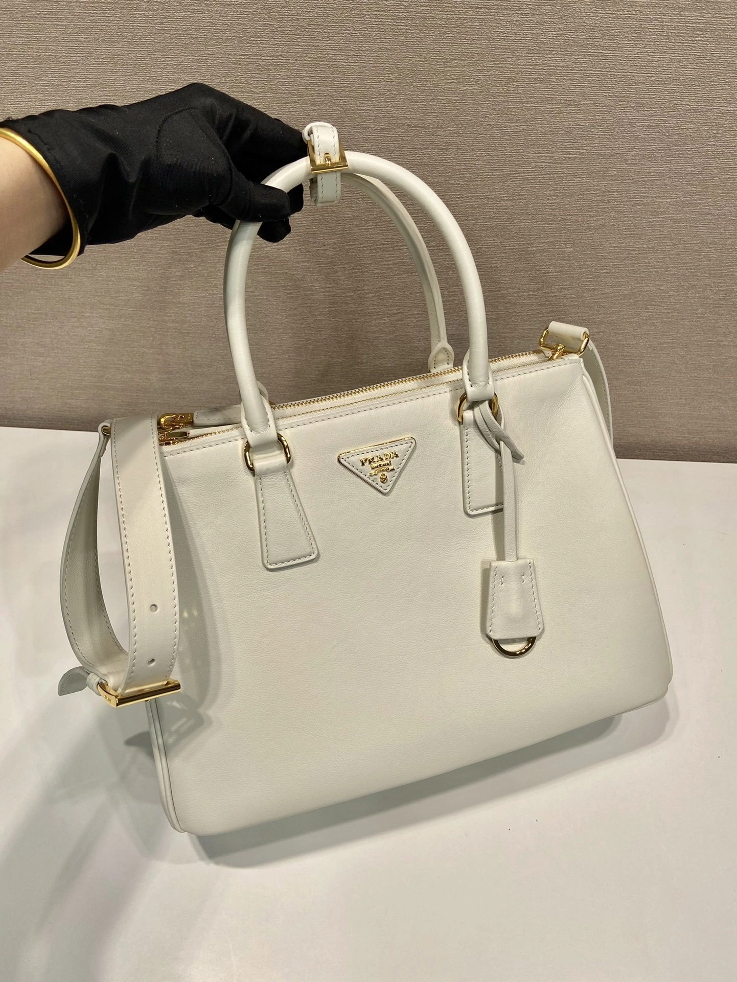 MOMO-- Pr141 1BA274_2CYS_F0009_V_YO0 high quality version Calfskin sheepskin item:D-B000K1931