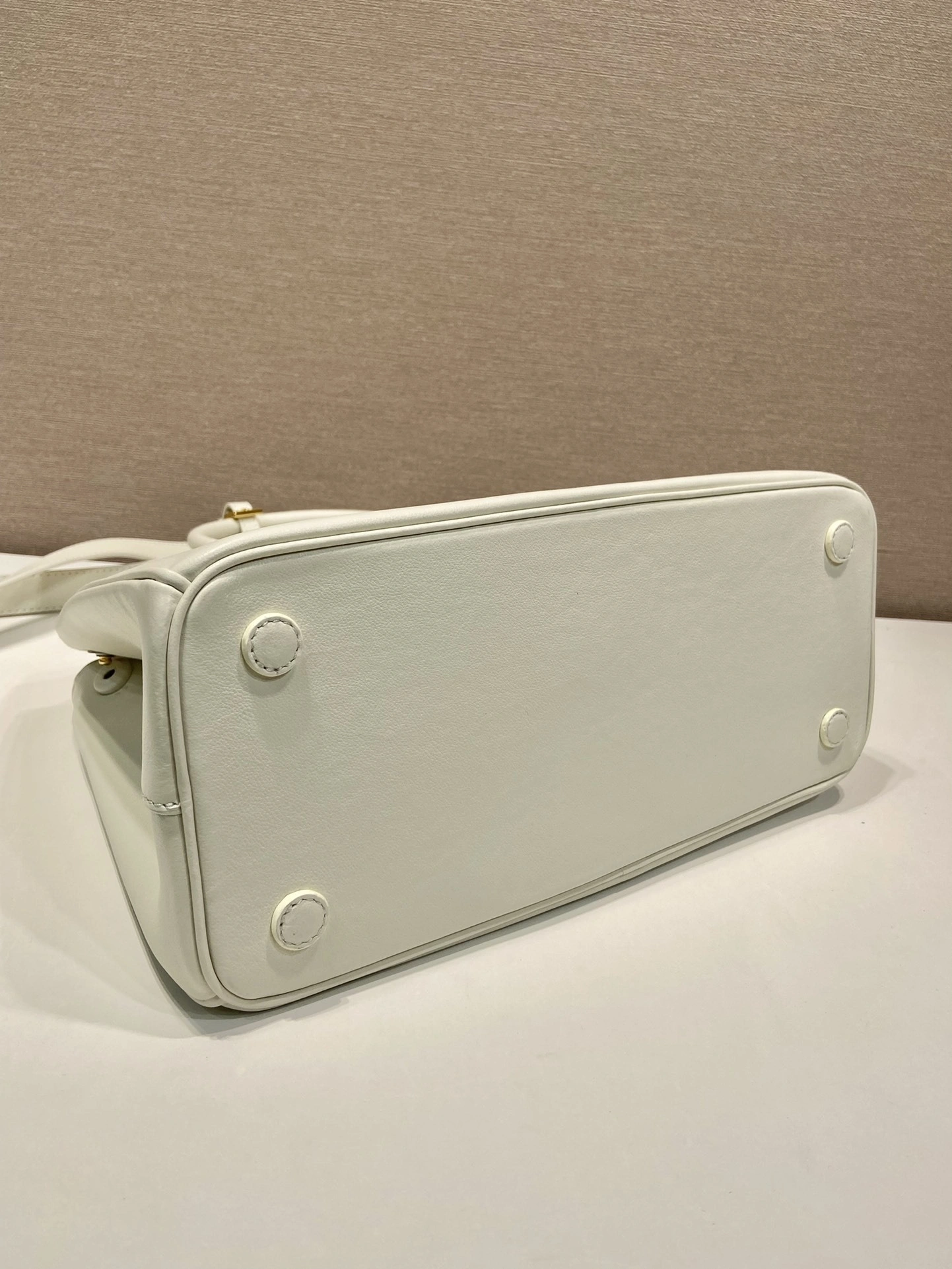 MOMO-- Pr141 1BA274_2CYS_F0009_V_YO0 high quality version Calfskin sheepskin item:D-B000K1931