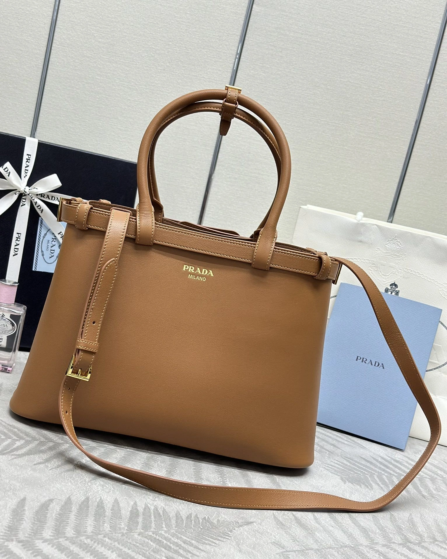 MOMO-- Pr141 1BA417_2CYS_F03BH_V_OOO Calfskin sheepskin high quality version item:D-B000K2245
