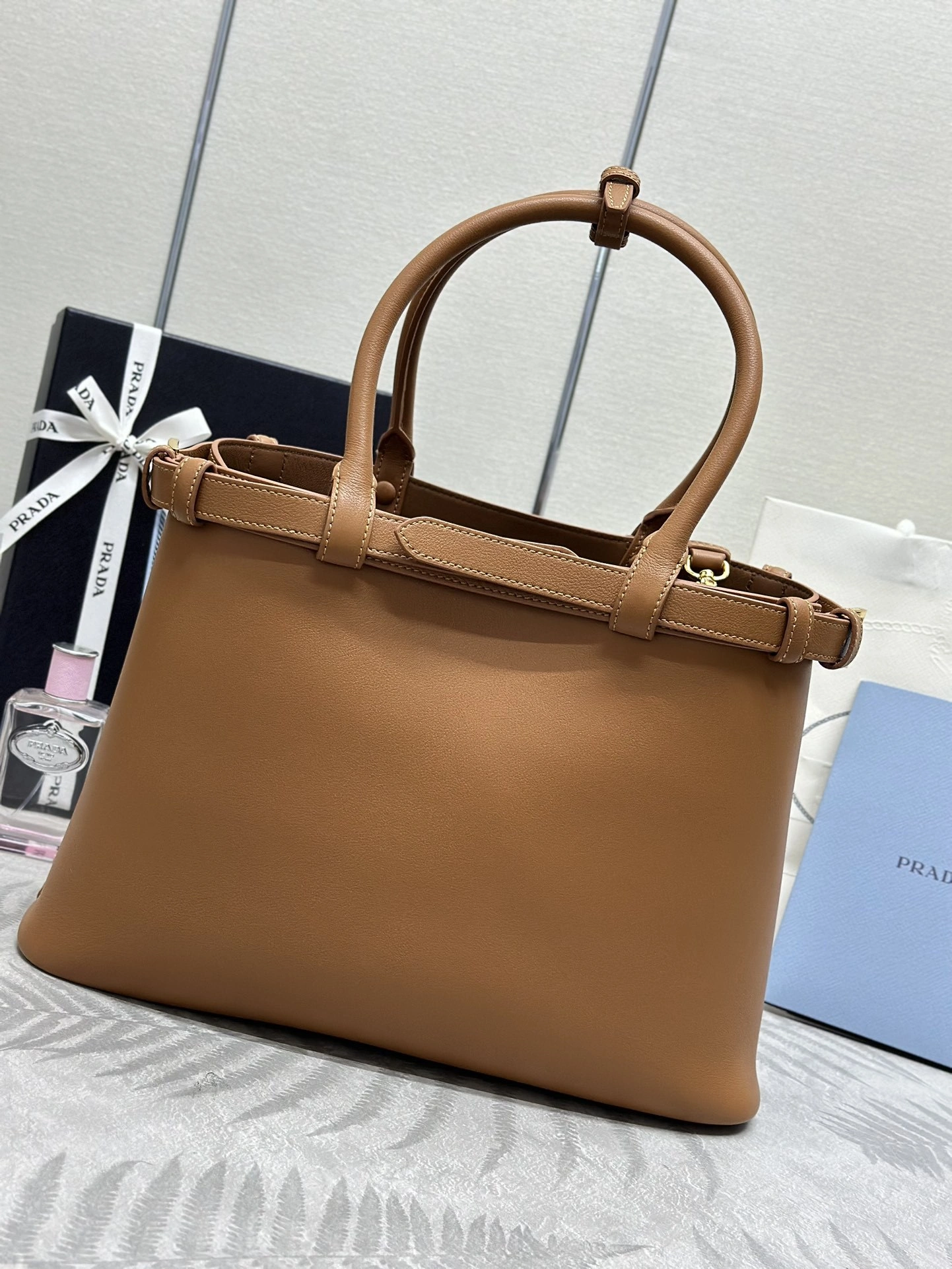 MOMO-- Pr141 1BA417_2CYS_F03BH_V_OOO Calfskin sheepskin high quality version item:D-B000K2245