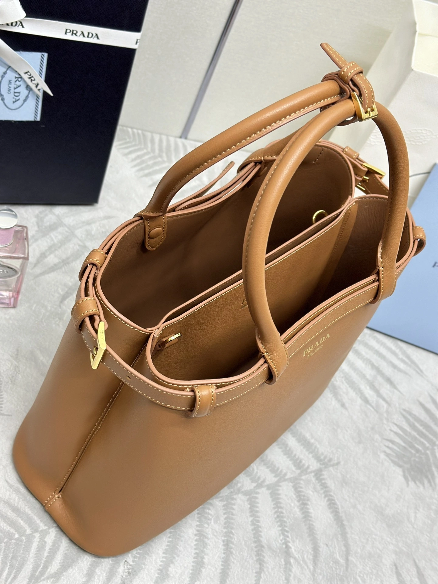 MOMO-- Pr141 1BA417_2CYS_F03BH_V_OOO Calfskin sheepskin high quality version item:D-B000K2245