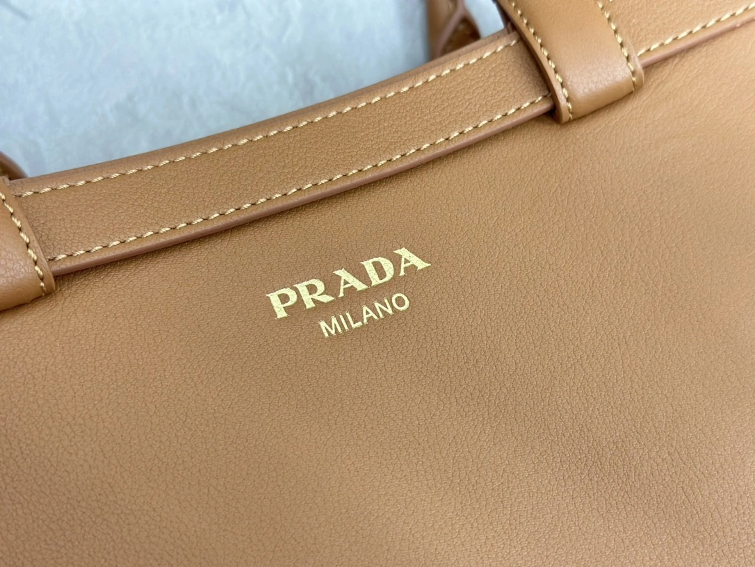 MOMO-- Pr141 1BA417_2CYS_F03BH_V_OOO Calfskin sheepskin high quality version item:D-B000K2245