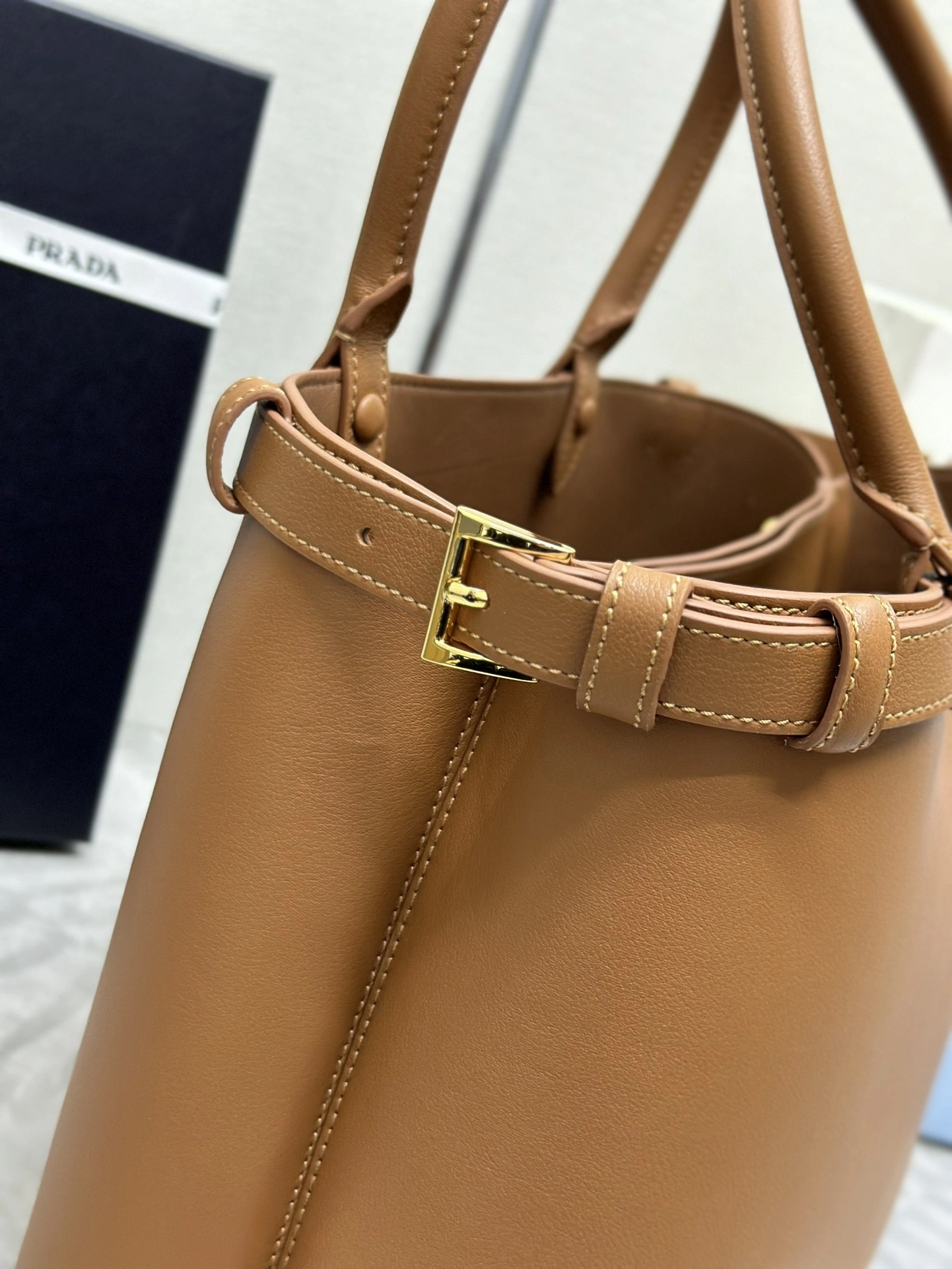 MOMO-- Pr141 1BA417_2CYS_F03BH_V_OOO Calfskin sheepskin high quality version item:D-B000K2245