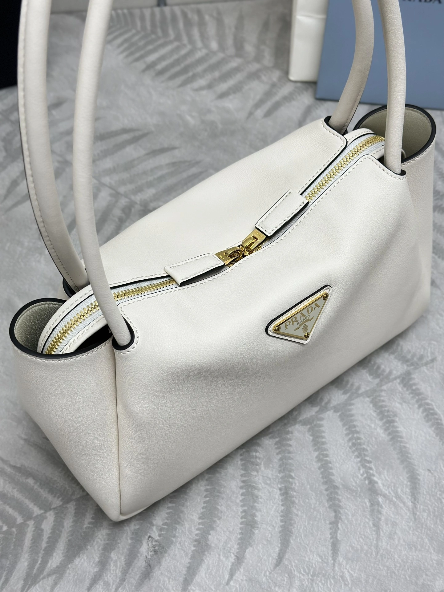 &MOMO-- Pr141 1BA444_2CYS_F0PG7_V_OVX high quality version Calfskin sheepskin item:D-B000K1928