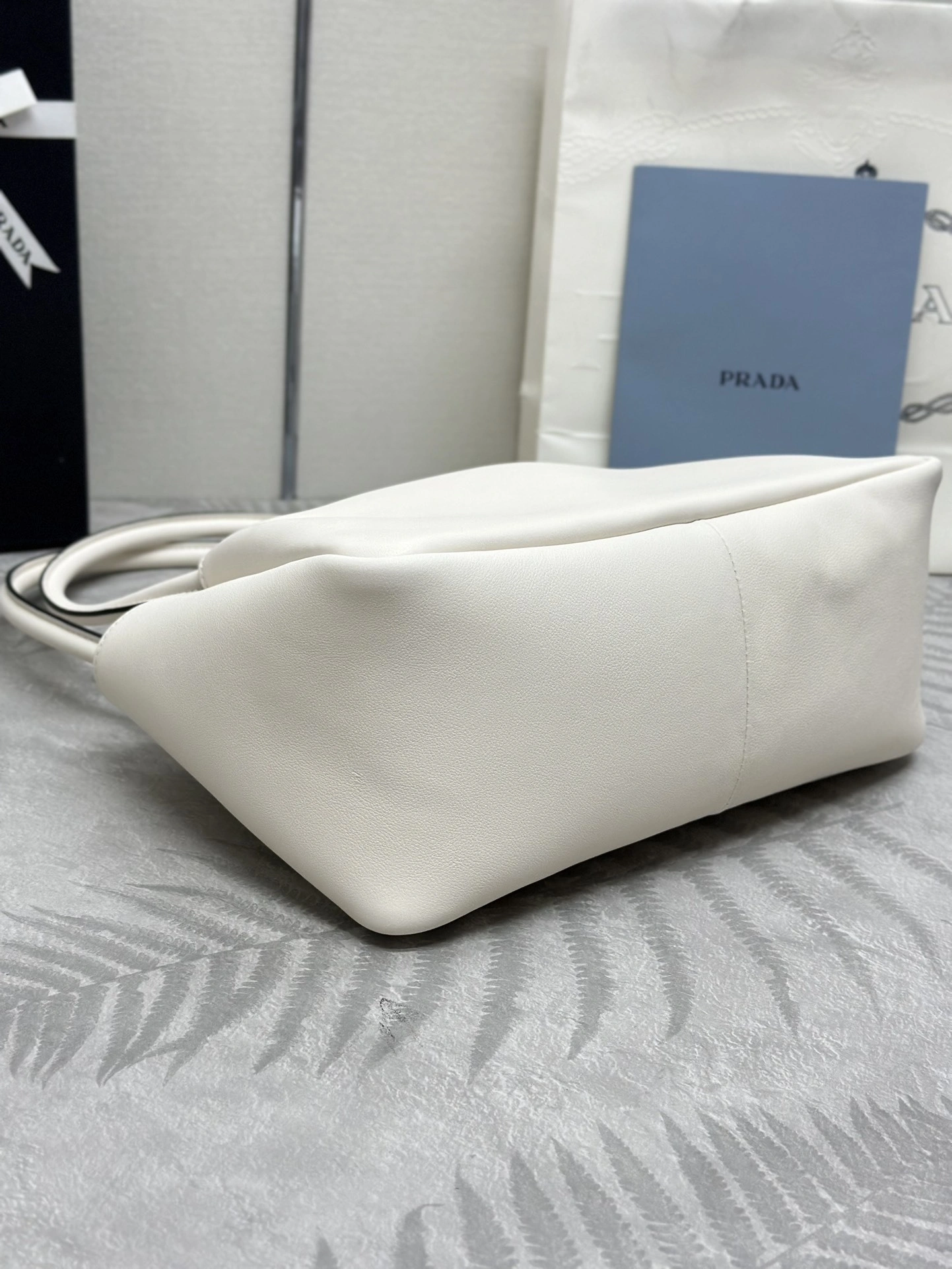 &MOMO-- Pr141 1BA444_2CYS_F0PG7_V_OVX high quality version Calfskin sheepskin item:D-B000K1928