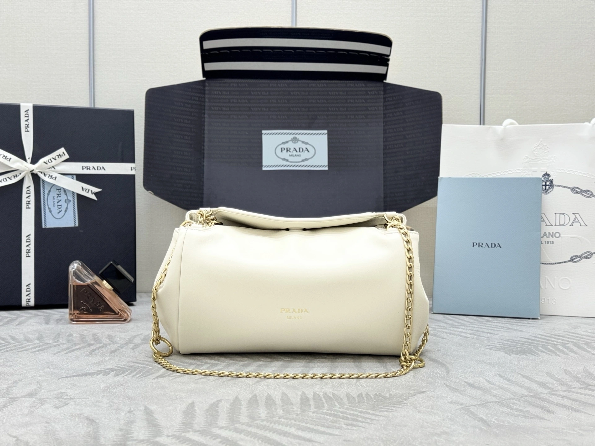 MOMO-- Pr141 1BA463-1BD395_2DX8_F0009 high quality version Tumulte sheepskin item:E-B000K0627