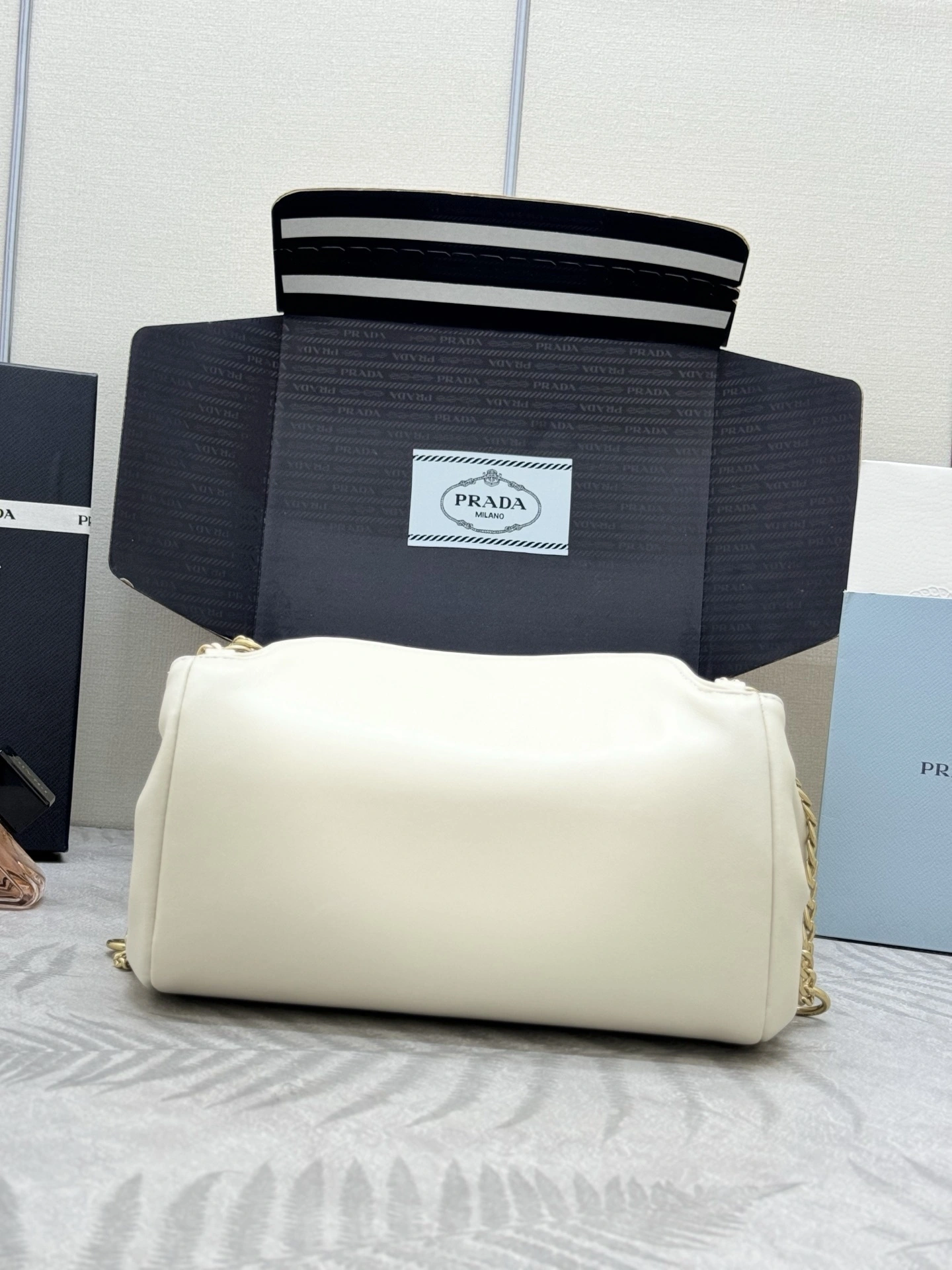 MOMO-- Pr141 1BA463-1BD395_2DX8_F0009 high quality version Tumulte sheepskin item:E-B000K0627