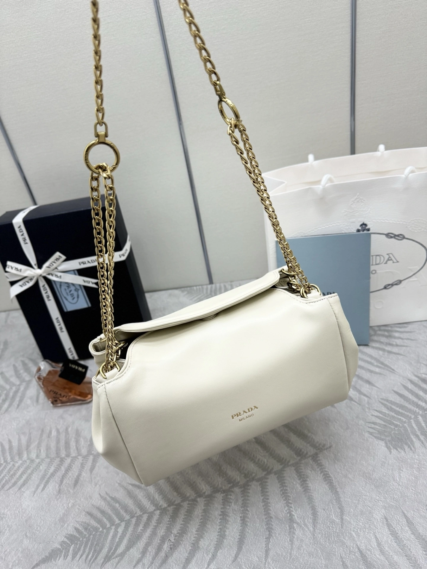 MOMO-- Pr141 1BA463-1BD395_2DX8_F0009 high quality version Tumulte sheepskin item:E-B000K0627