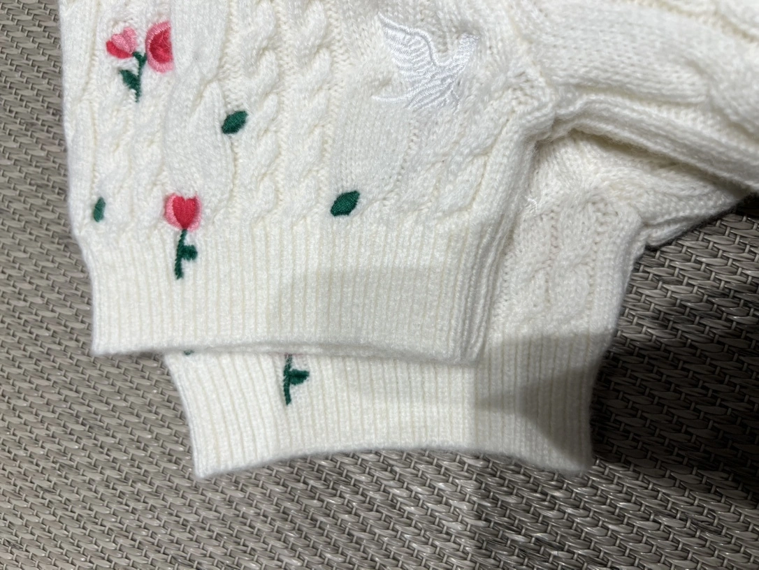 Victoria-- 4ior Rose Embroidered Cable-Knit Cashmere Short-Sleeve Sweater item:F-F140A1401H