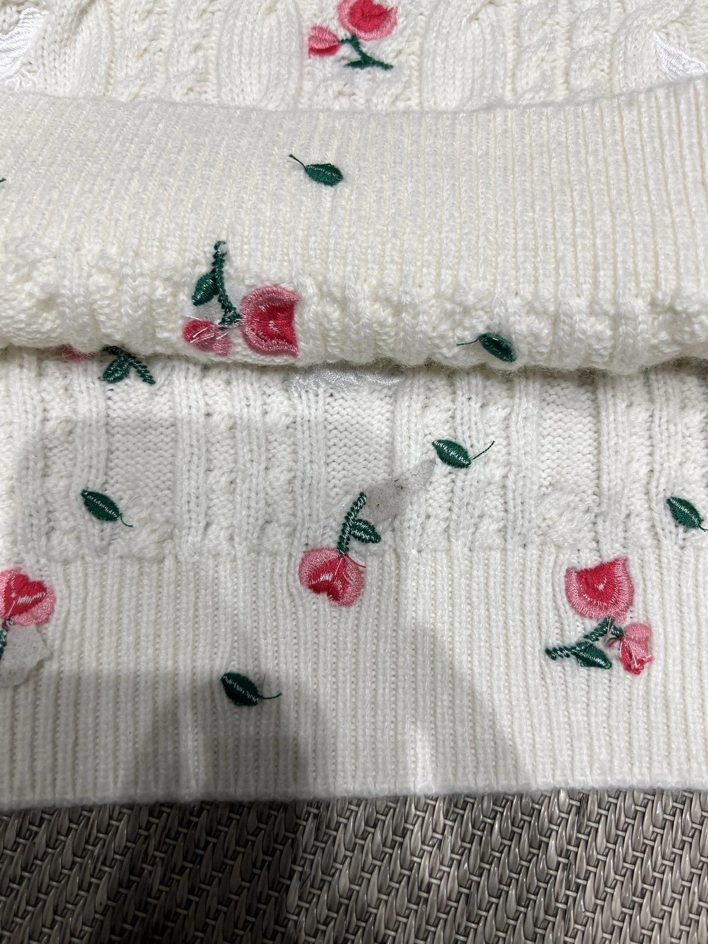 Victoria-- 4ior Rose Embroidered Cable-Knit Cashmere Short-Sleeve Sweater item:F-F140A1401H
