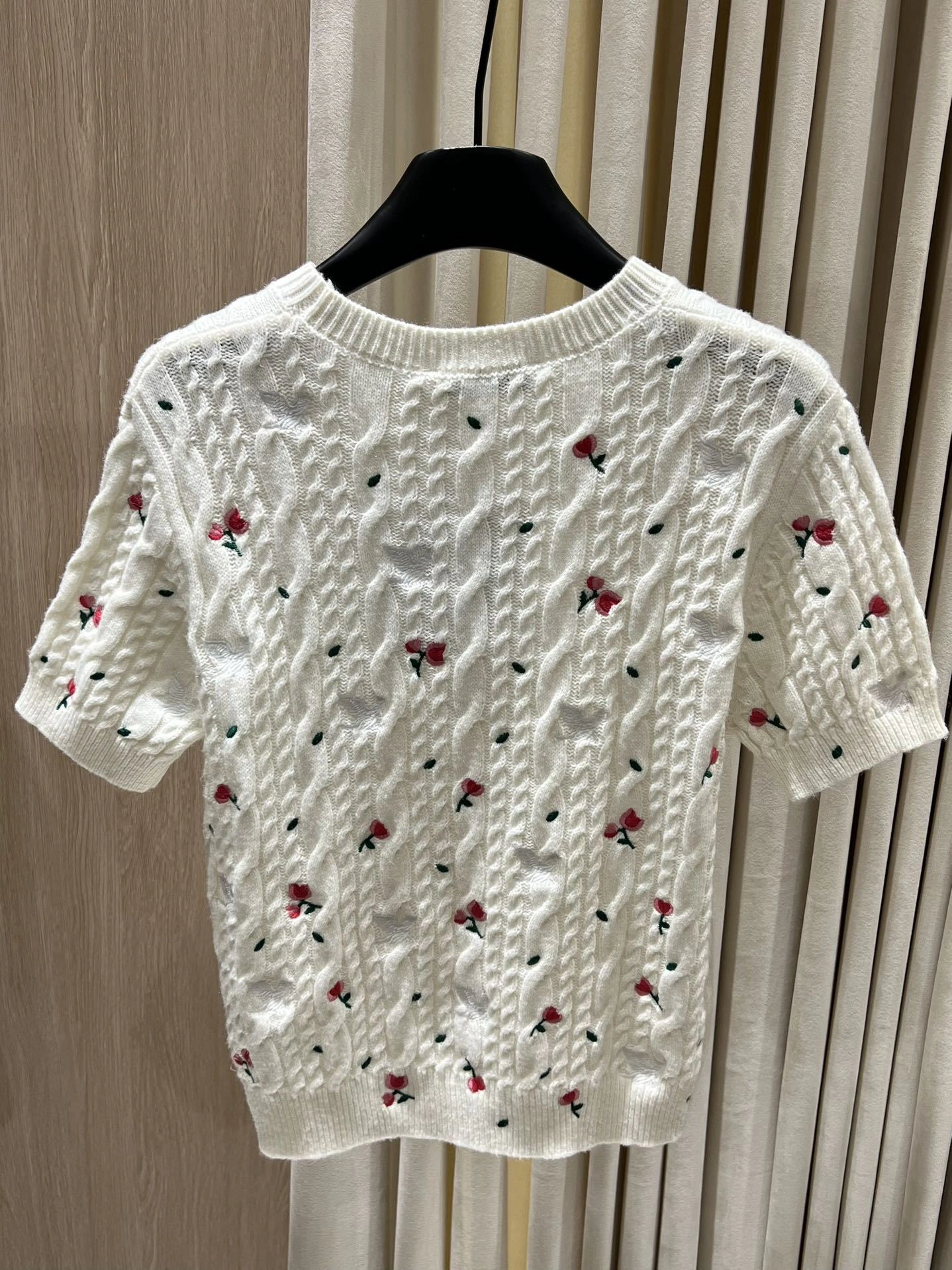 Victoria-- 4ior Rose Embroidered Cable-Knit Cashmere Short-Sleeve Sweater item:F-F140A1401H
