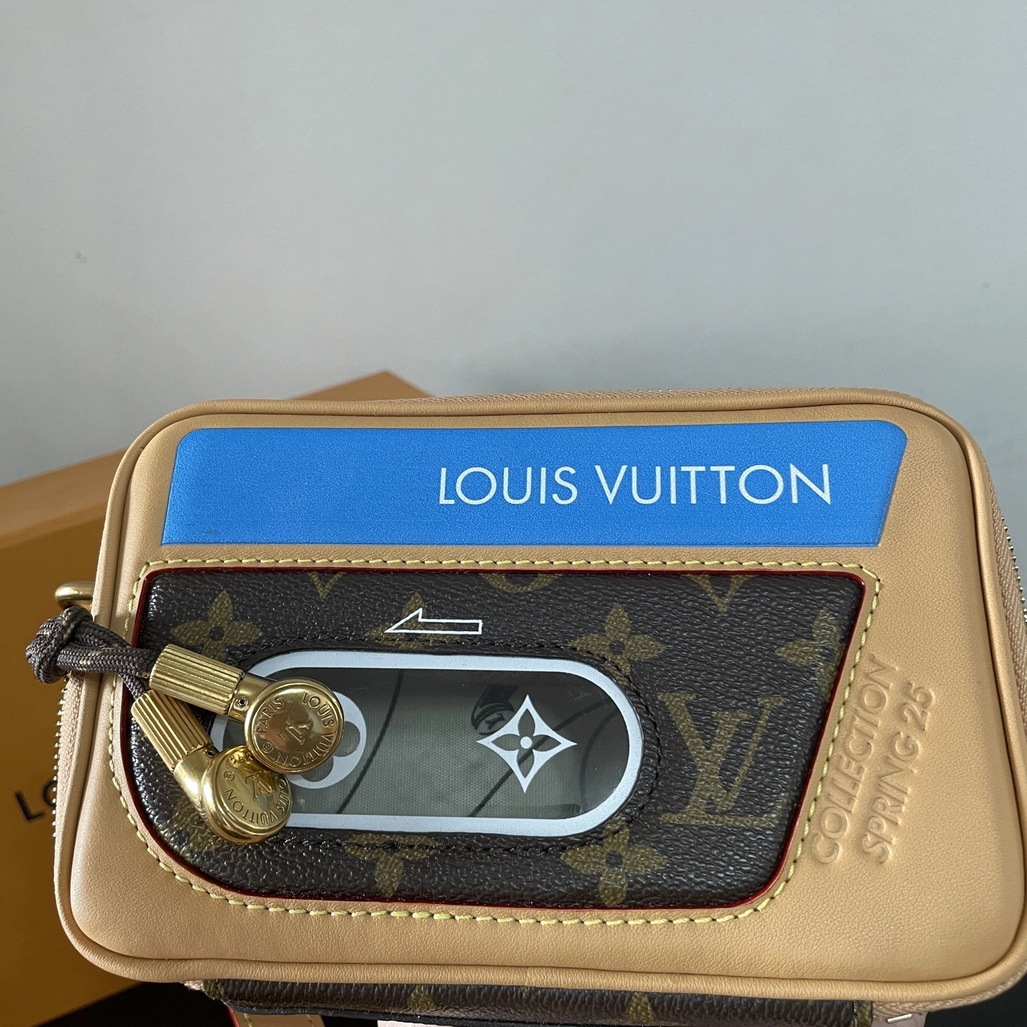 MOMO- 8V M14062 Baladeur Wearable Wallet cowhide high quality version item：E-B177I2414