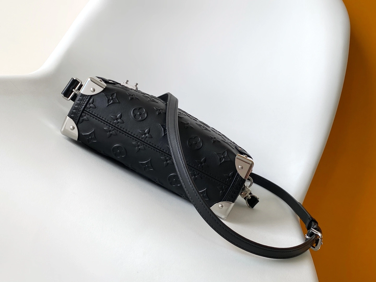 MOMO-- 8V M14572 high quality version Side Trunk Monogram Bold cowhide item:F-B000A1416