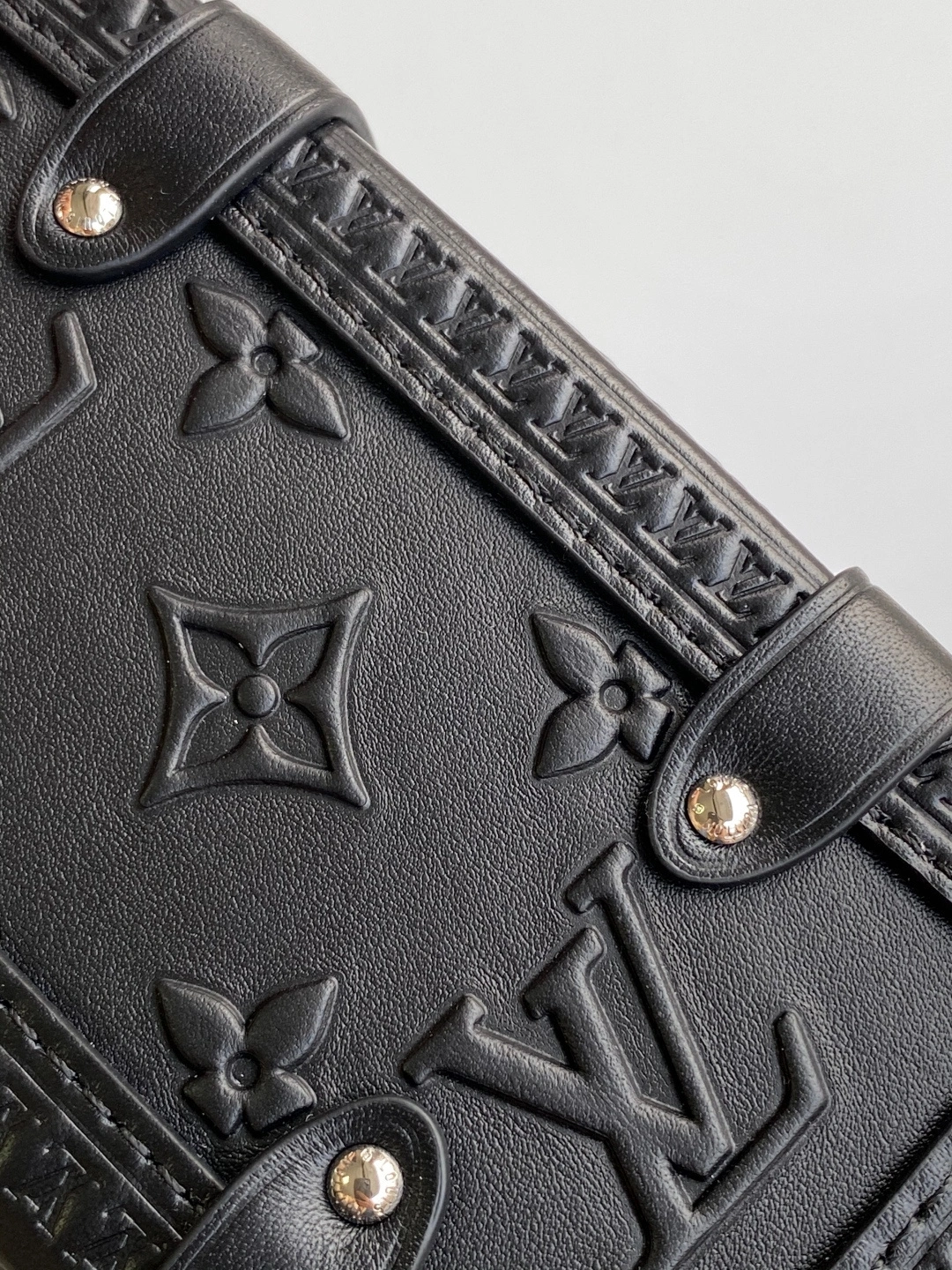 MOMO-- 8V M14572 high quality version Side Trunk Monogram Bold cowhide item:F-B000A1416