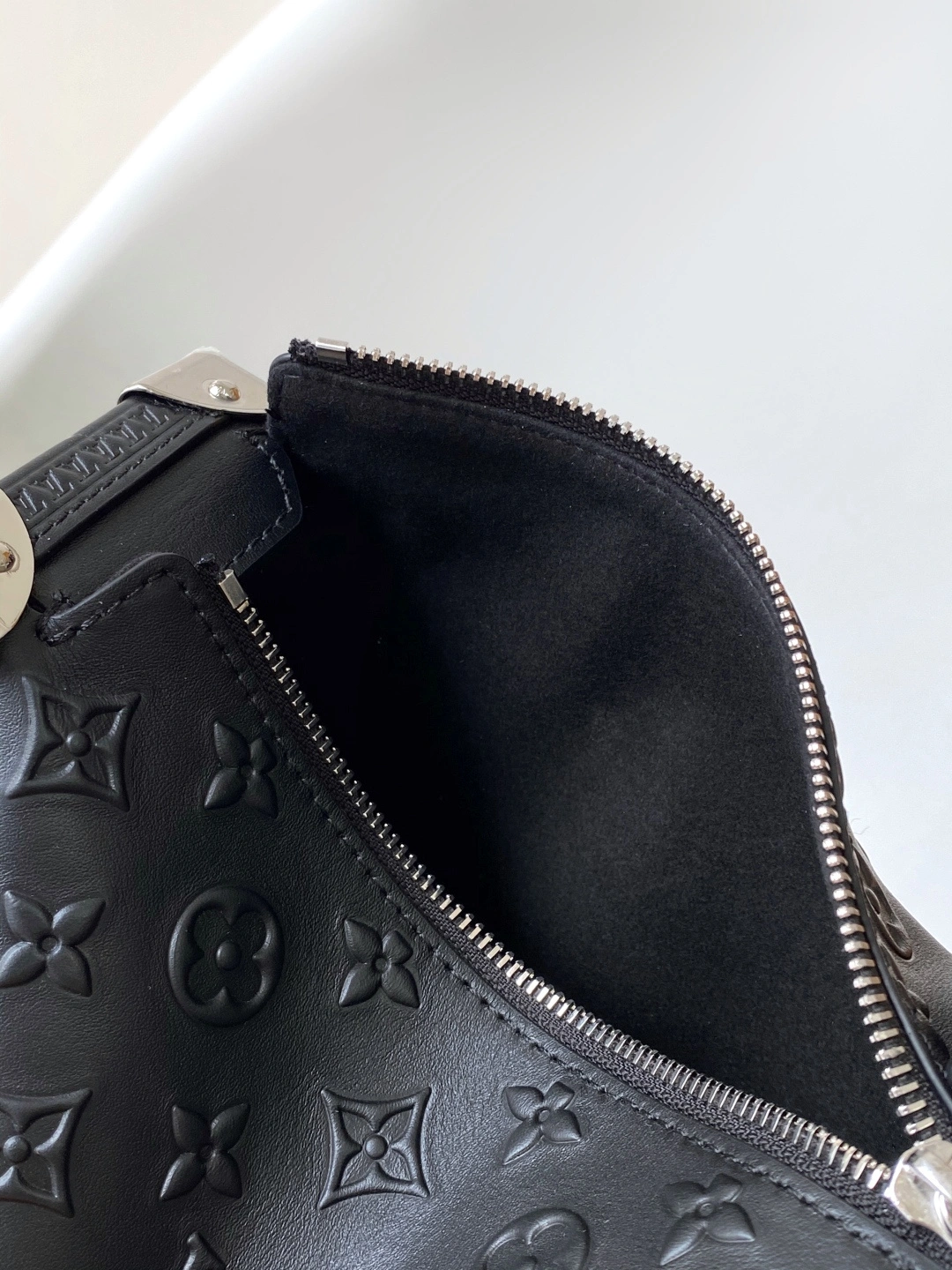 MOMO-- 8V M14572 high quality version Side Trunk Monogram Bold cowhide item:F-B000A1416