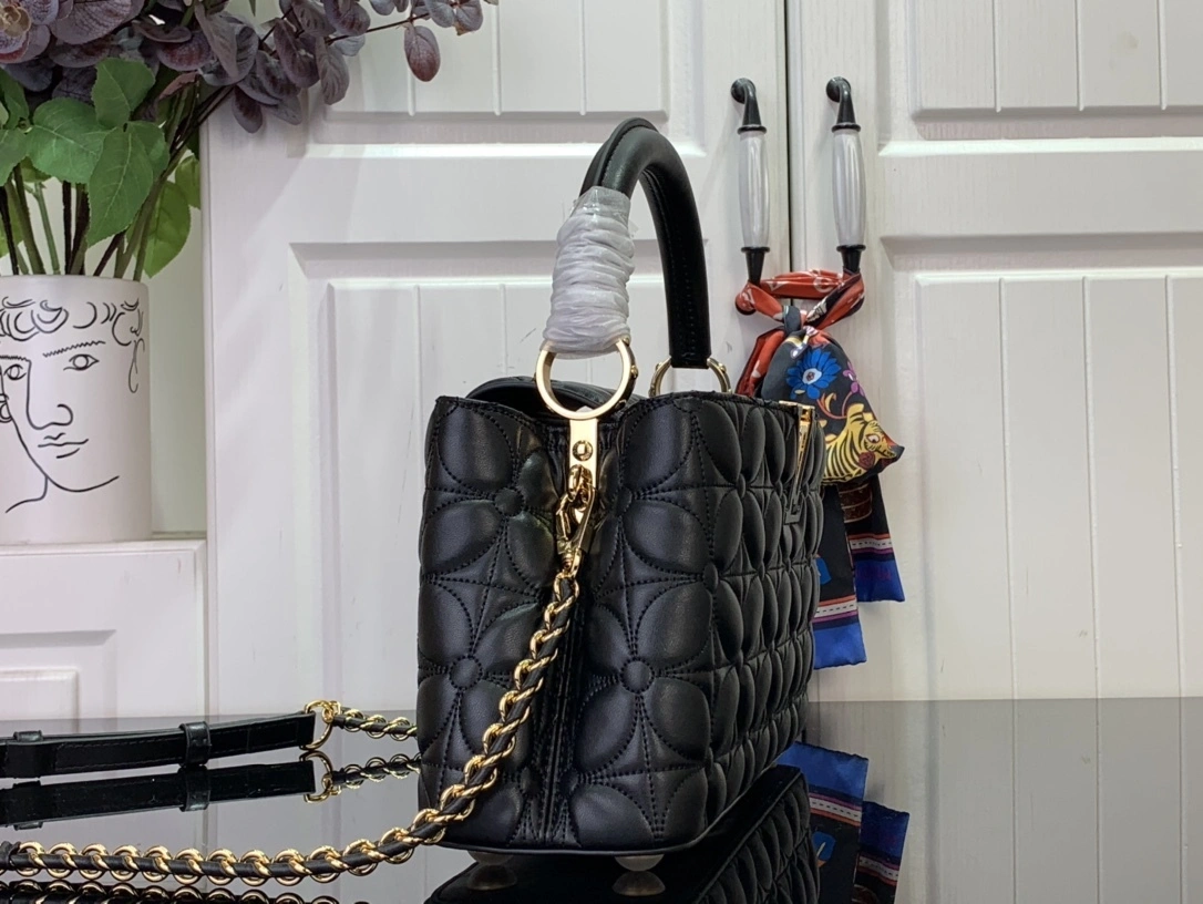 MOMO-- 8V M25284 high quality version Capucines East-West MM sheepskin item:E-B063C0539