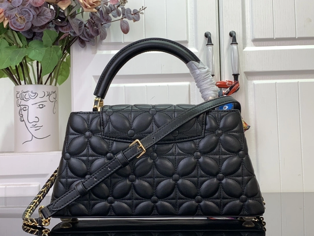MOMO-- 8V M25284 high quality version Capucines East-West MM sheepskin item:E-B063C0539