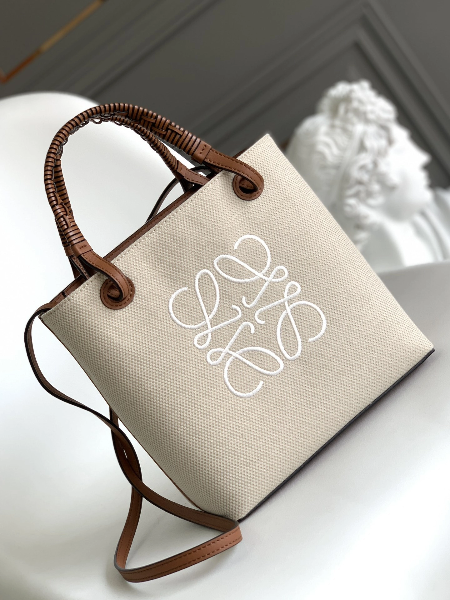 MOMO-- 8o5w5 A717S74X01-2426 high quality version cowhide Amazona mini item:E-B177H2705