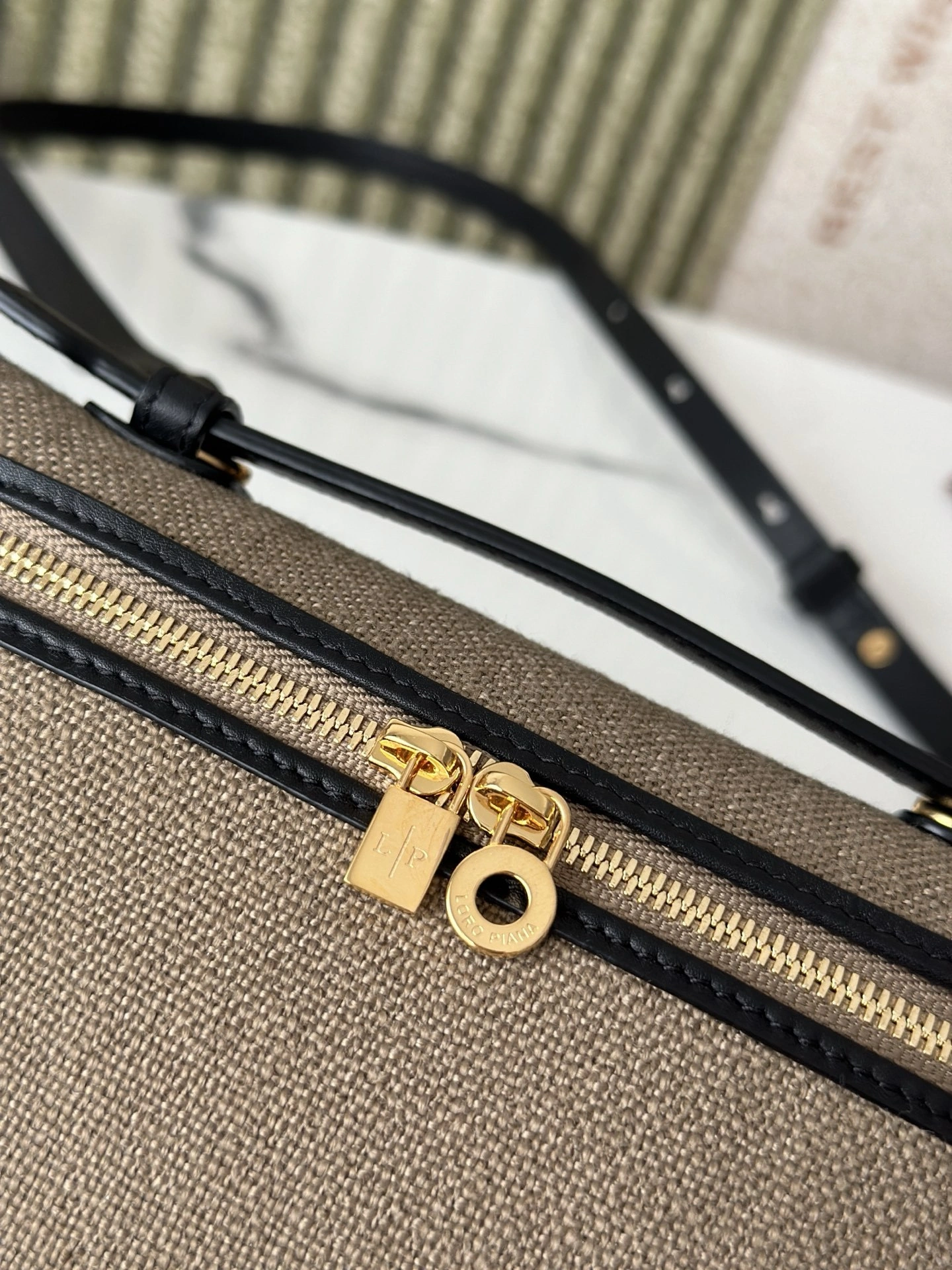 MOMO--8oro Pi191 FAO1069-B4A0 high quality version cowhide sheepskin item:E-B000L1622T
