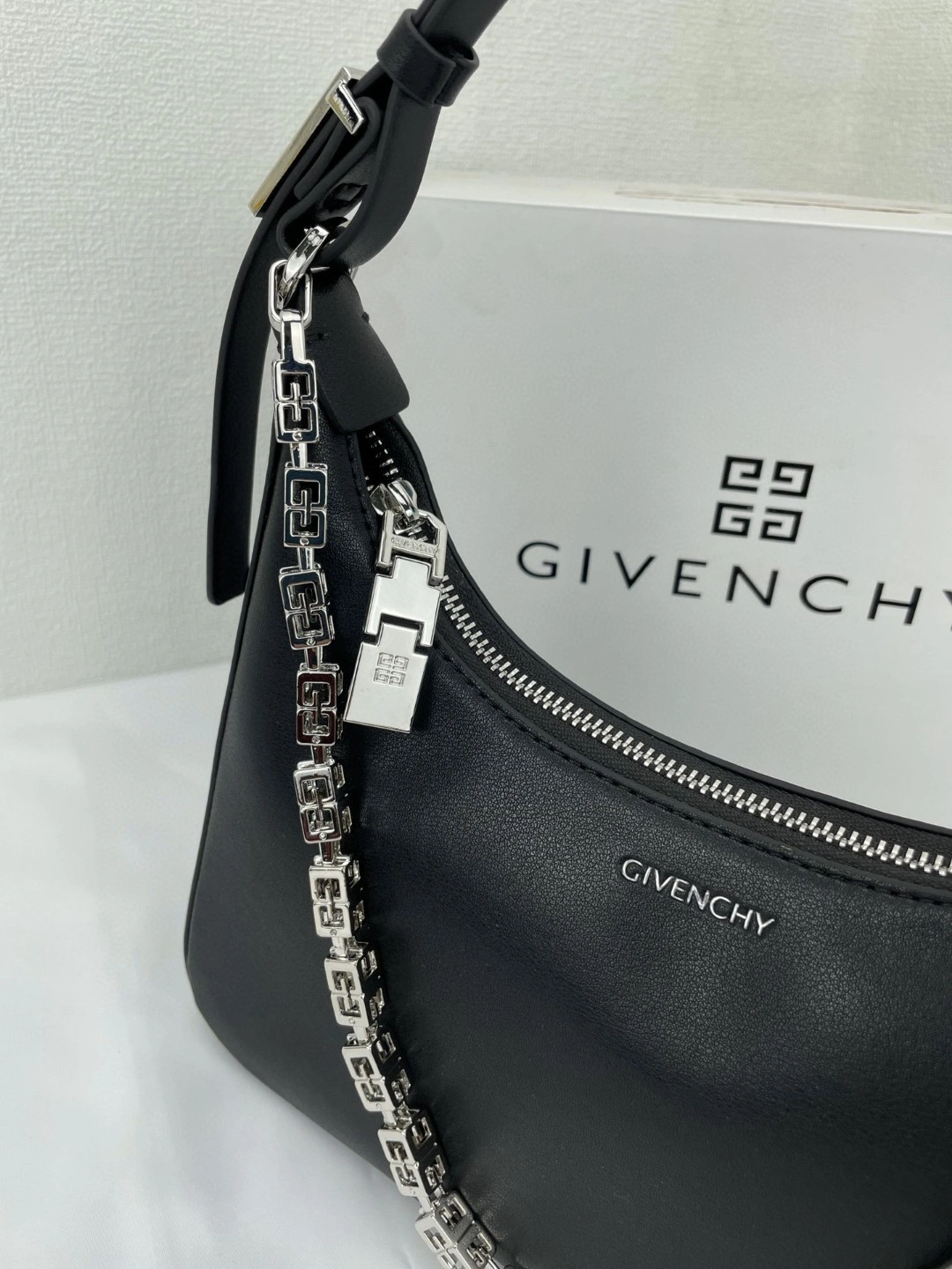 & BB50LGB1A4-001 Calfskin Moon cut item : BT-B225D0824W