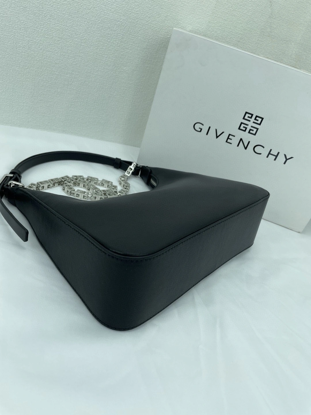 & BB50LGB1A4-001 Calfskin Moon cut item : BT-B225D0824W