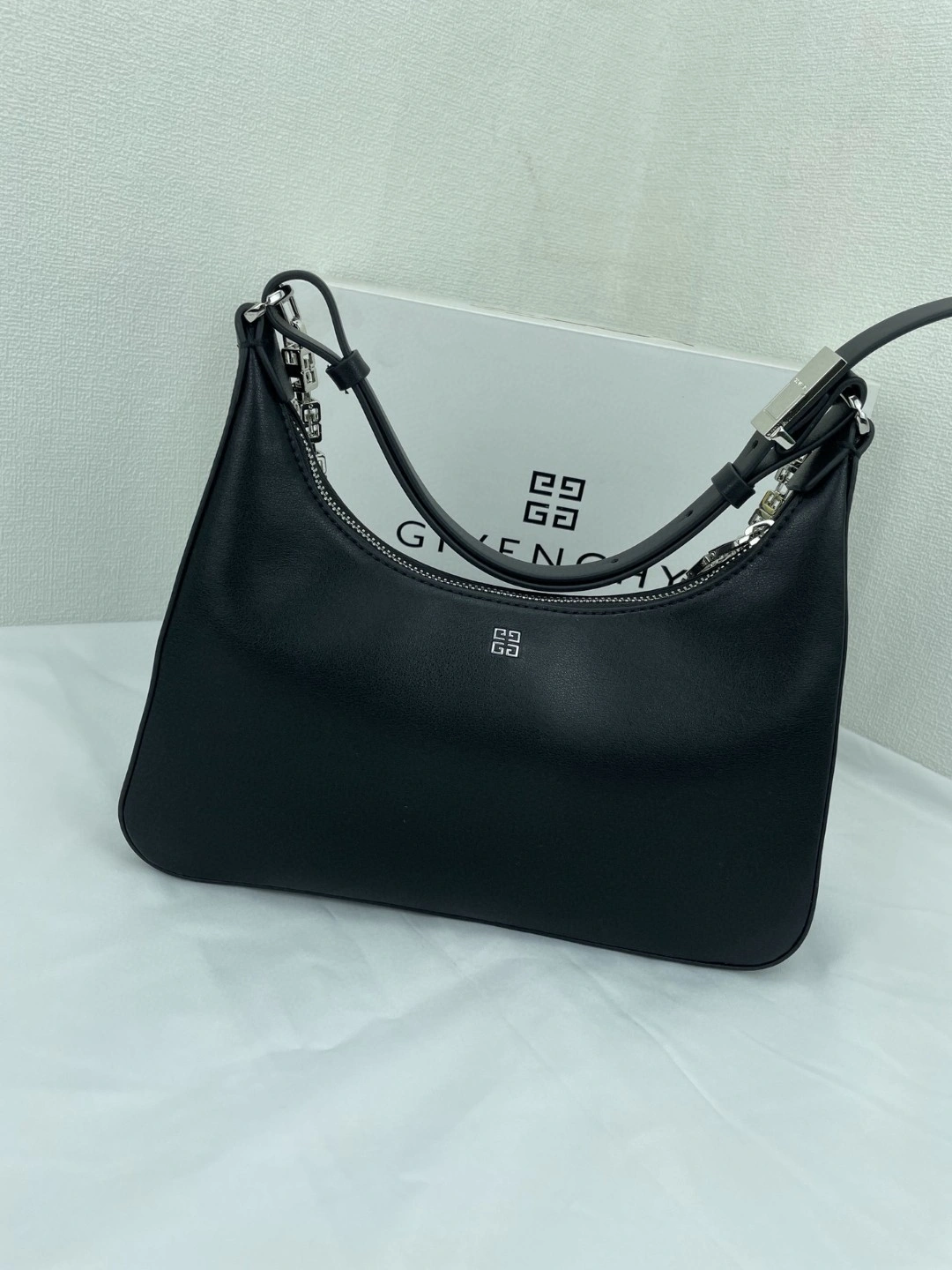 & BB50LGB1A4-001 Calfskin Moon cut item : BT-B225D0824W