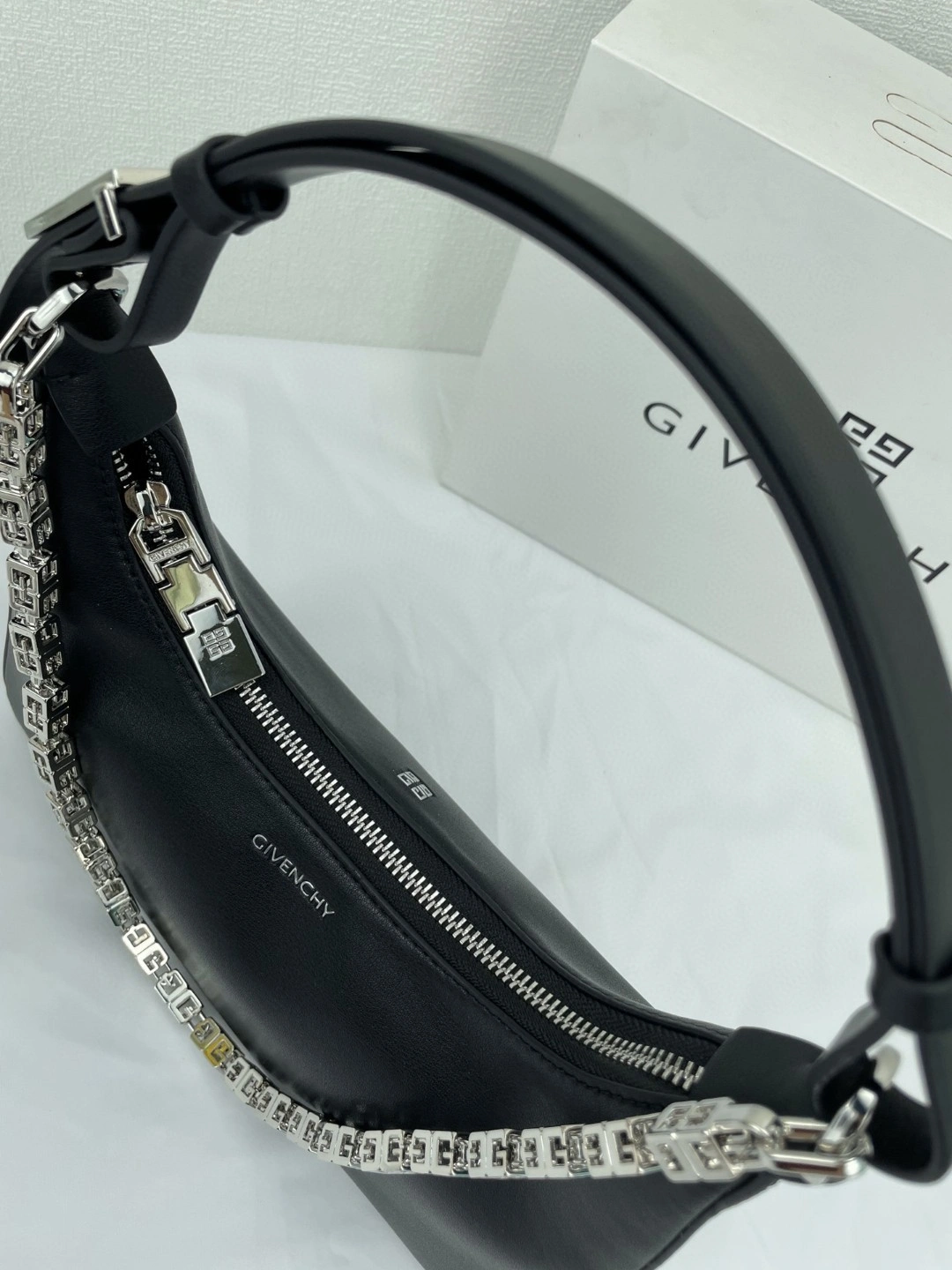 & BB50LGB1A4-001 Calfskin Moon cut item : BT-B225D0824W