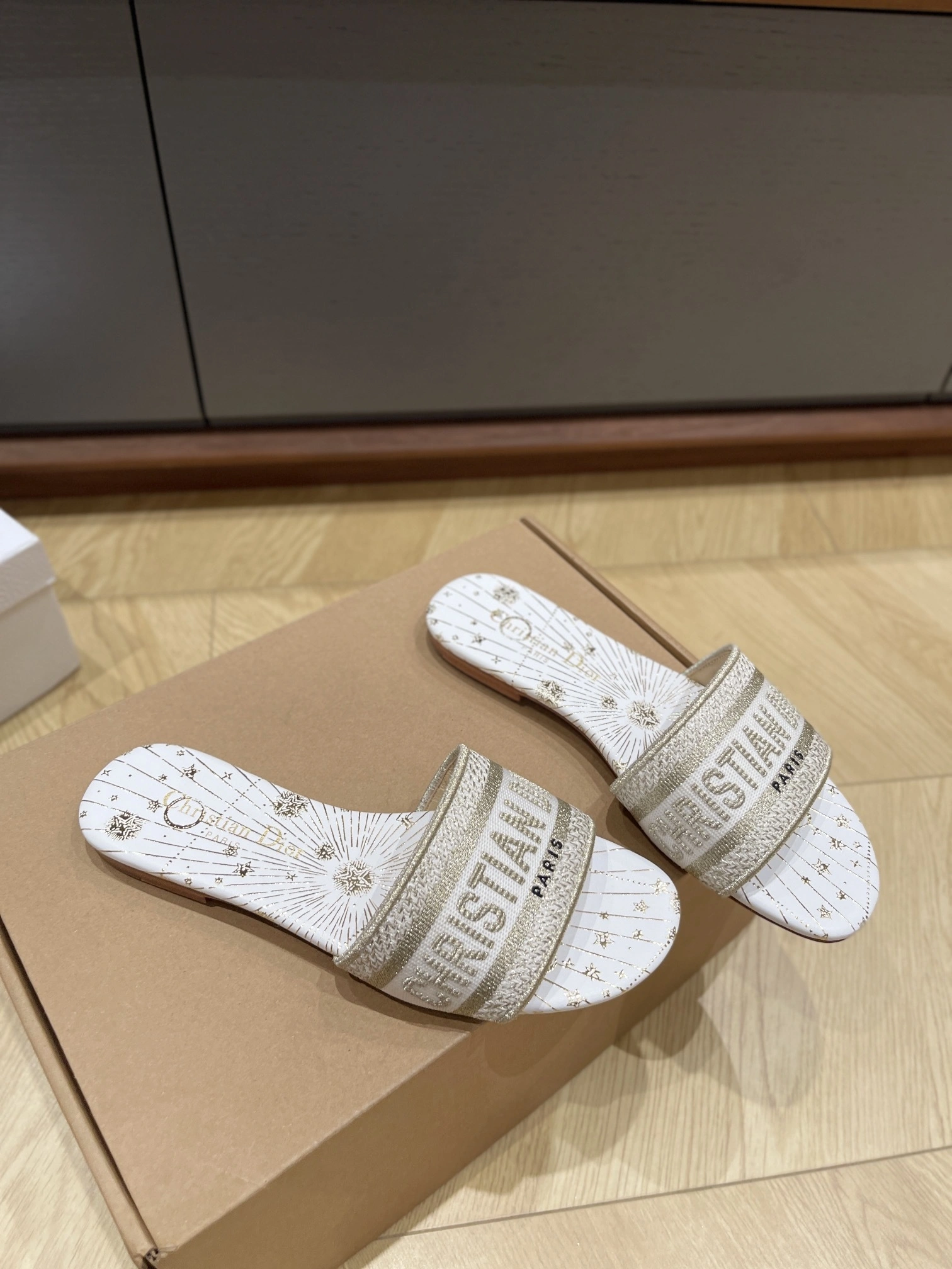 & COCO-- 4ior KCQ209CNM_S09W embroidery item:E-XW03F0615