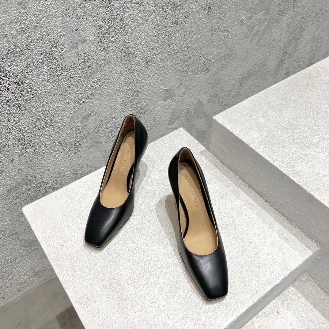 & COCO-- 775474VBSF01000 Heel height：9CM Calfskin item:D-X062M2832