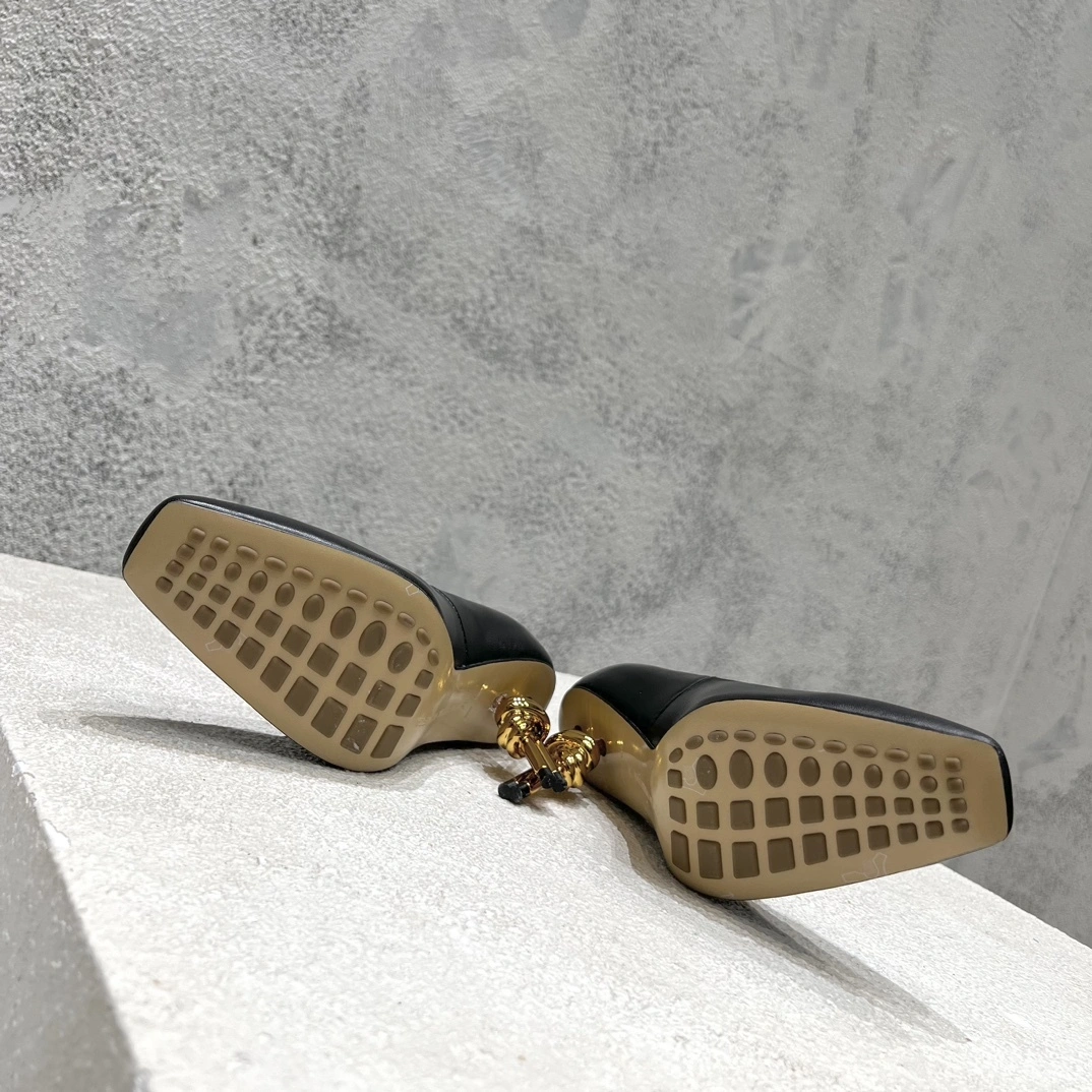 & COCO-- 775474VBSF01000 Heel height：9CM Calfskin item:D-X062M2832