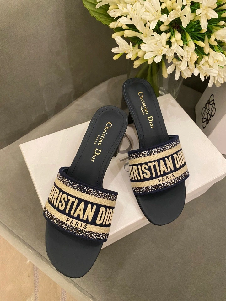 & COCO- embroidery slipper top version item: 016E03X0320E0118