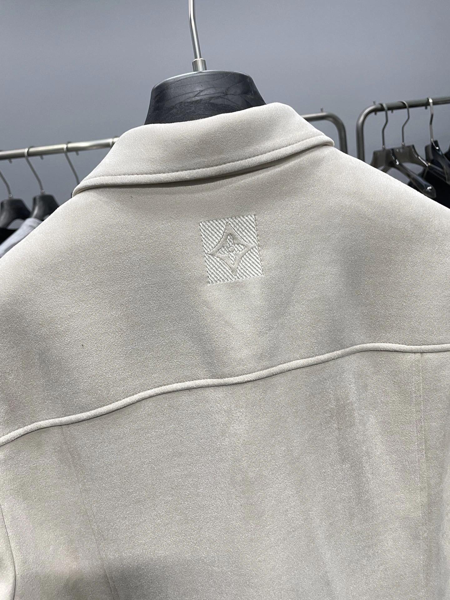 Bald Eagle- 8V high quality version Down jacket embroidery 3Colour item:E-F360K1016-3