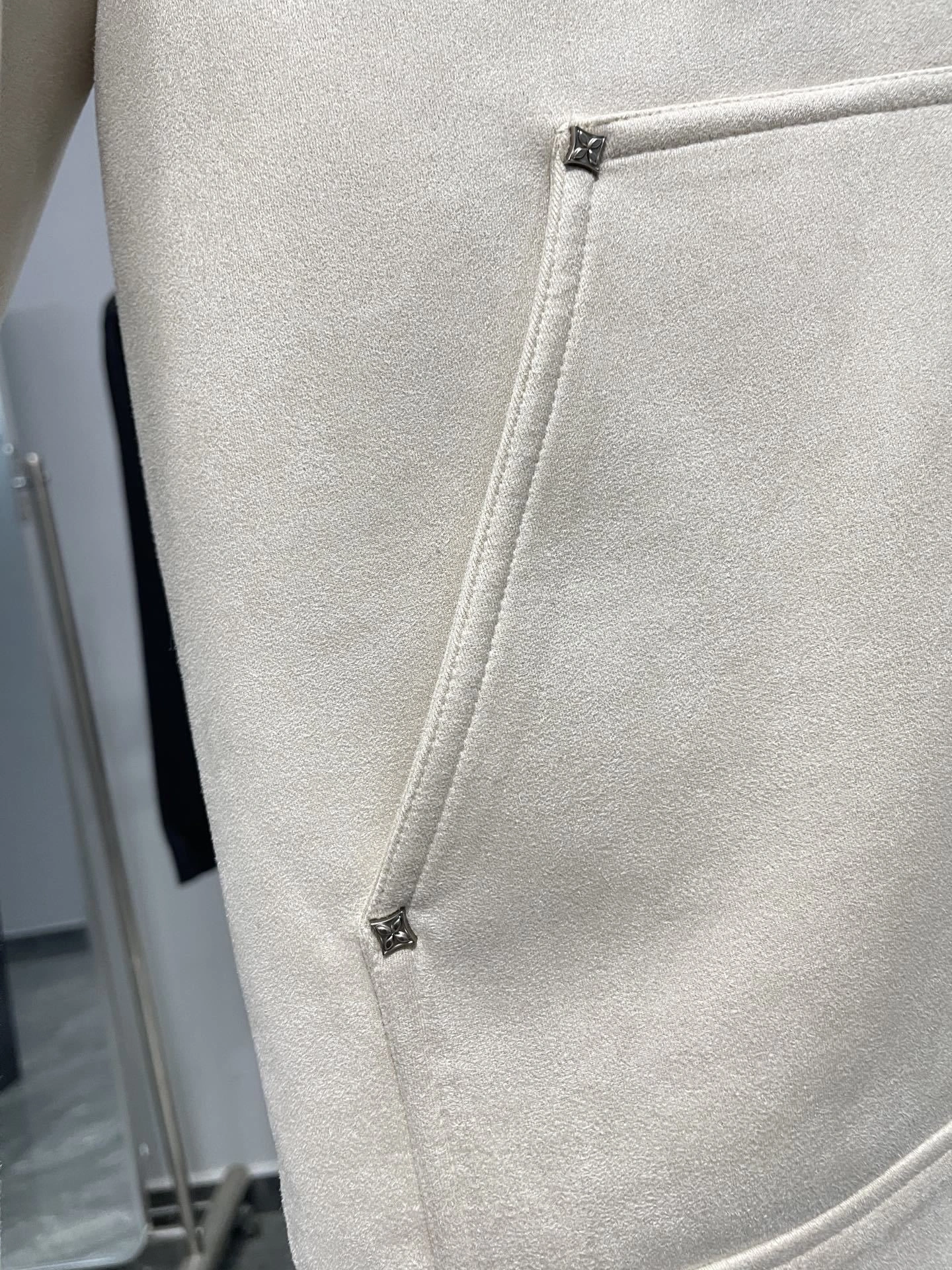 Bald Eagle- 8V high quality version Down jacket embroidery 3Colour item:E-F360K1016-3