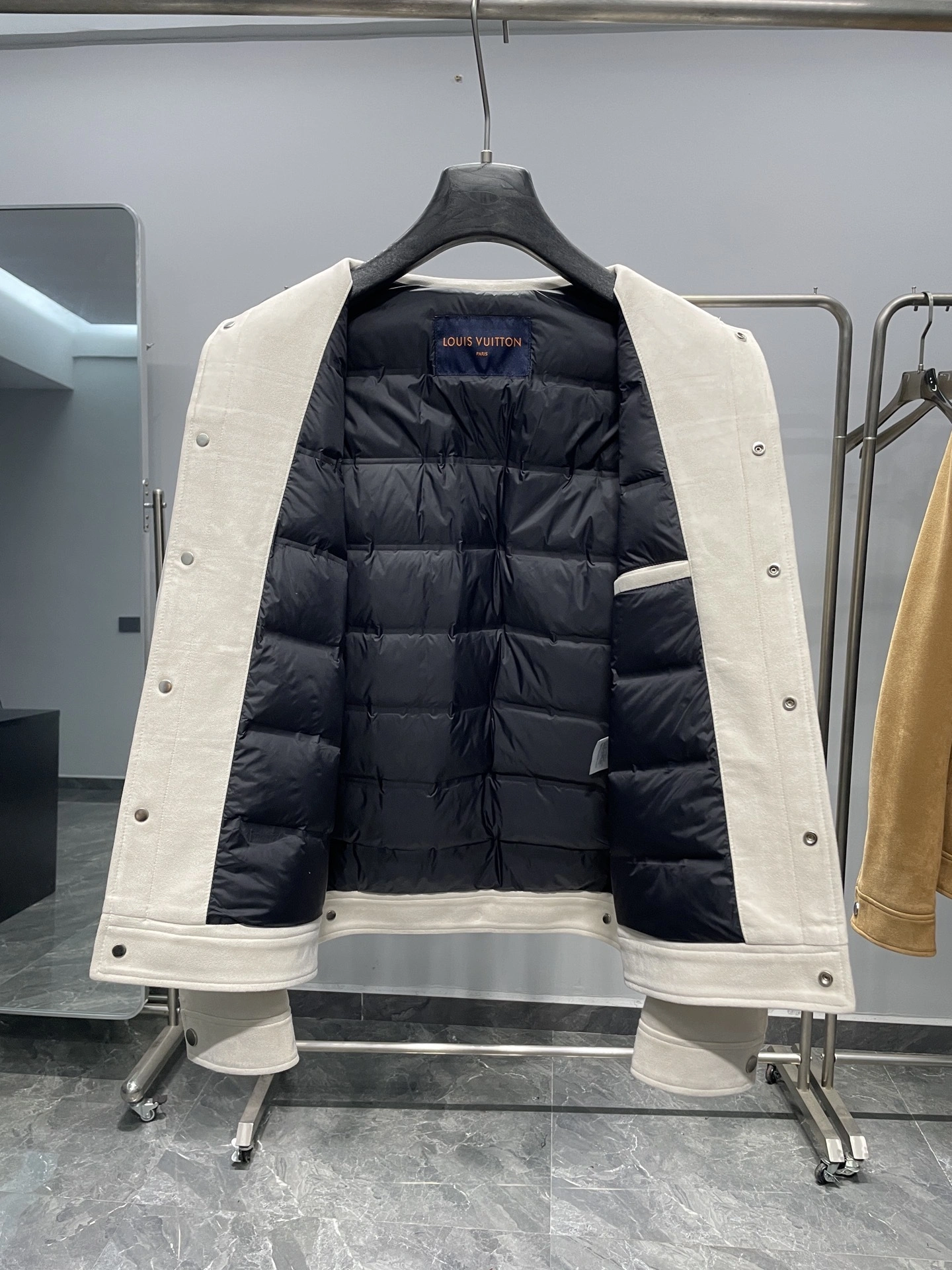 Bald Eagle- 8V high quality version Down jacket embroidery 3Colour item:E-F360K1016-3