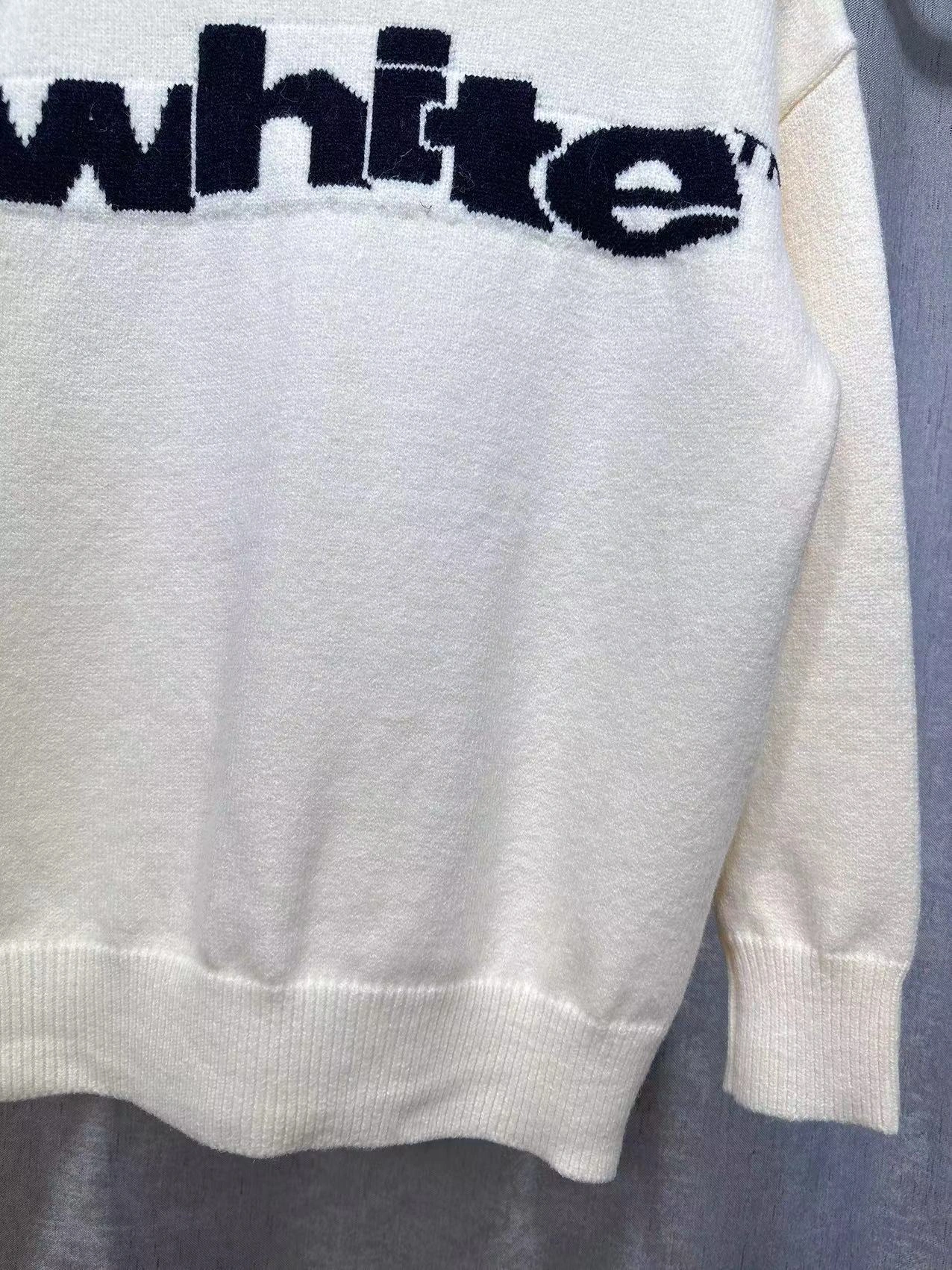 & Gemini-- Off Whit5 logo 2colour item:E-F199G0802-2