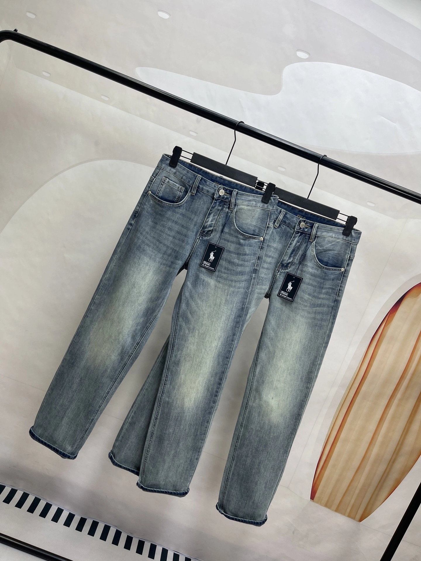 & Gemini--R18ph item: E-F000I1599F