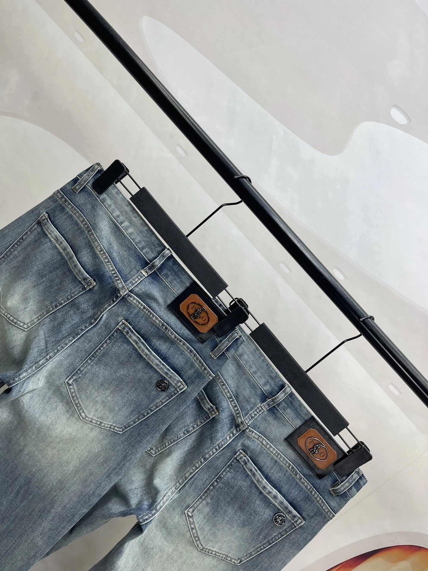 & Gemini--R18ph item: E-F000I1599F