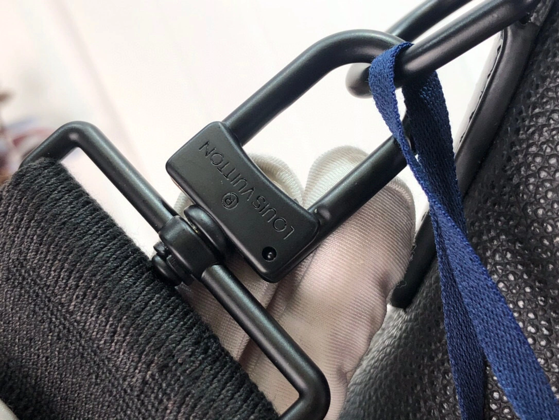 & &Lock It Tote Aer M59158 item:A-B063A0340X