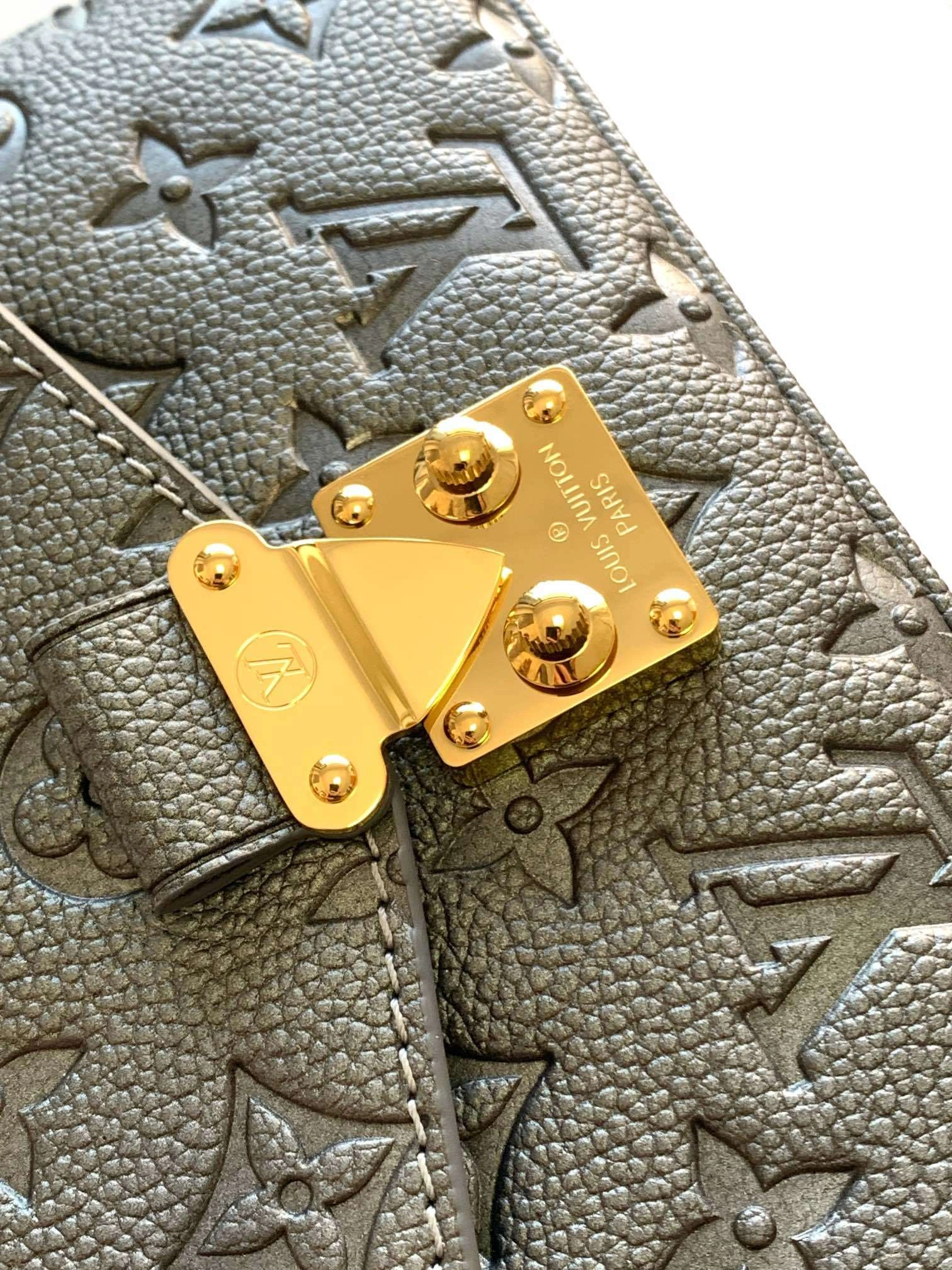 MOMO-- 8V M11998 high quality version Pochette Métis East West Ski cowhide item:F-B000A2110